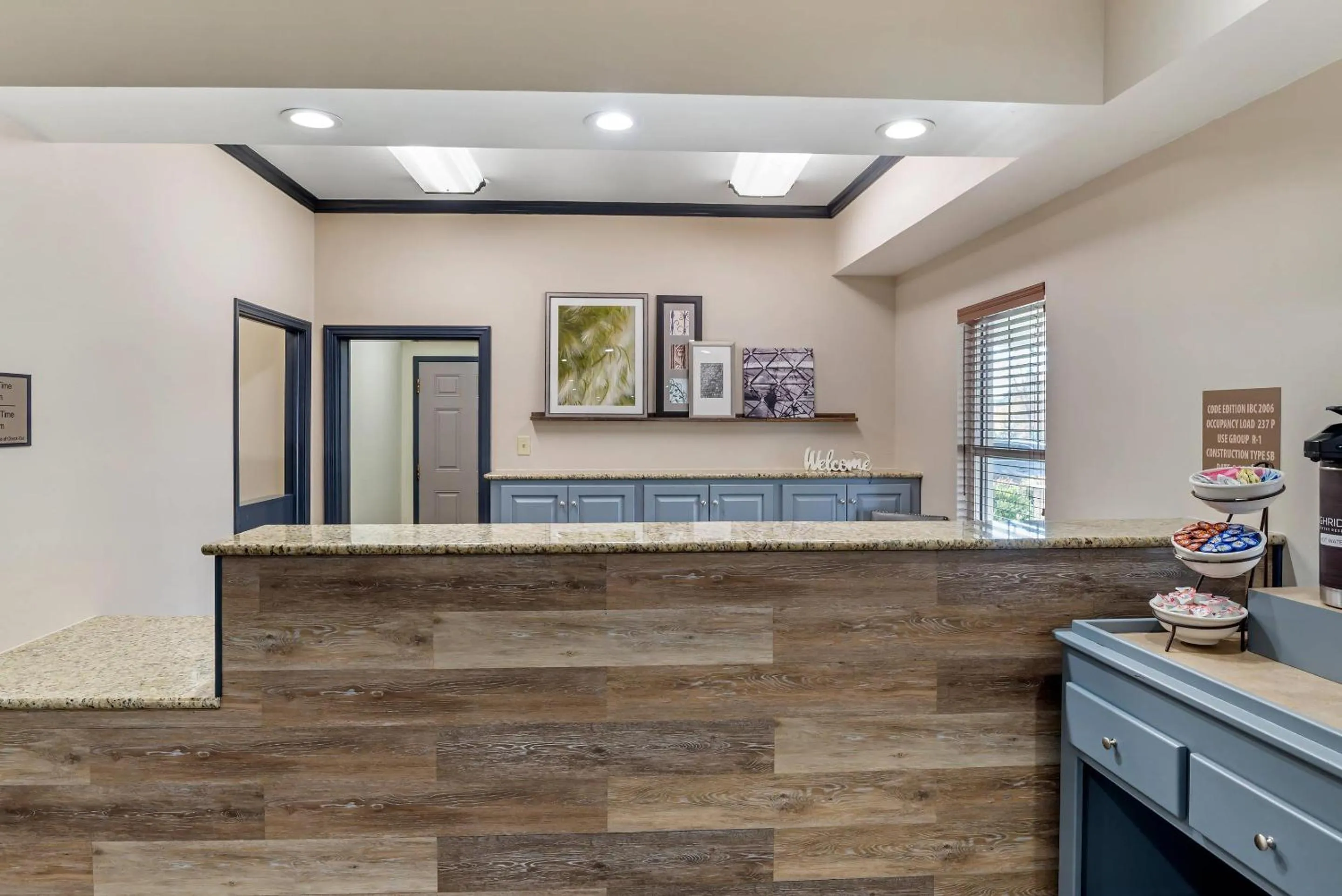 Lobby or reception in Country Inn & Suites by Radisson, Ashland - Hanover, VA