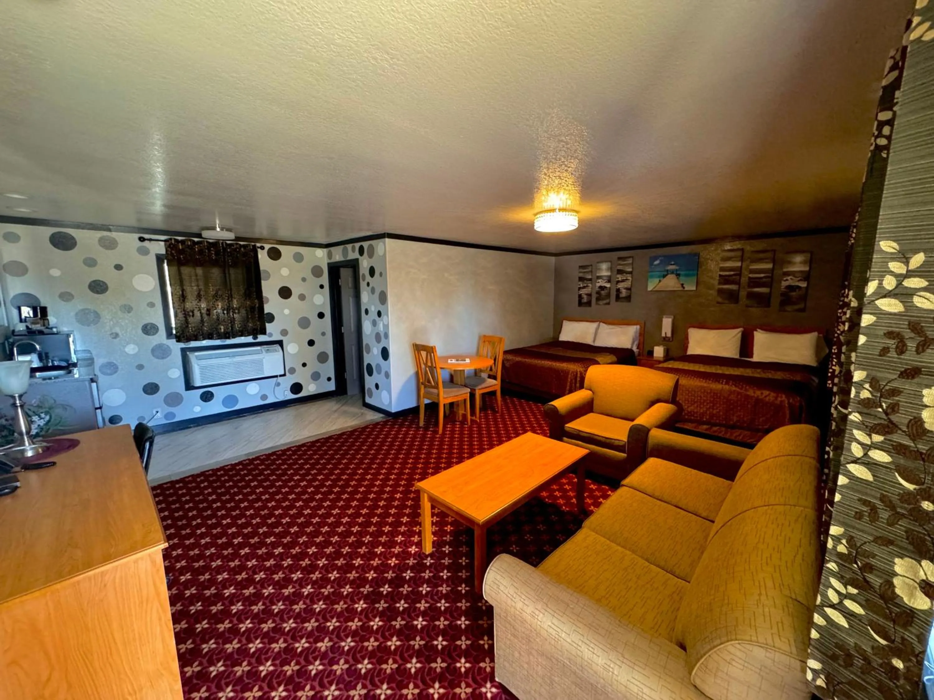 TV and multimedia in Cascade Lodge - Central Bend Retreat