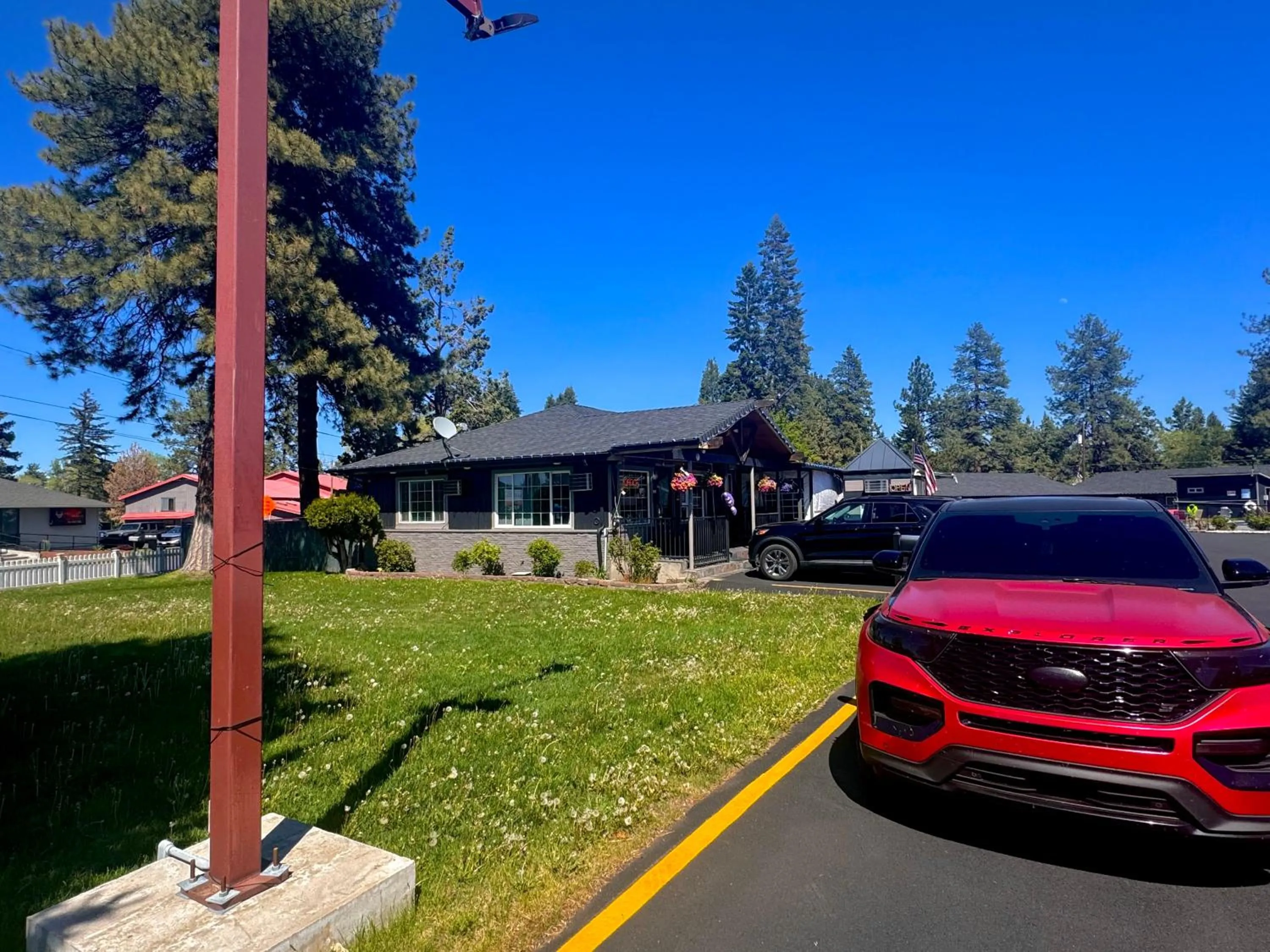 Property building in Cascade Lodge - Central Bend Retreat