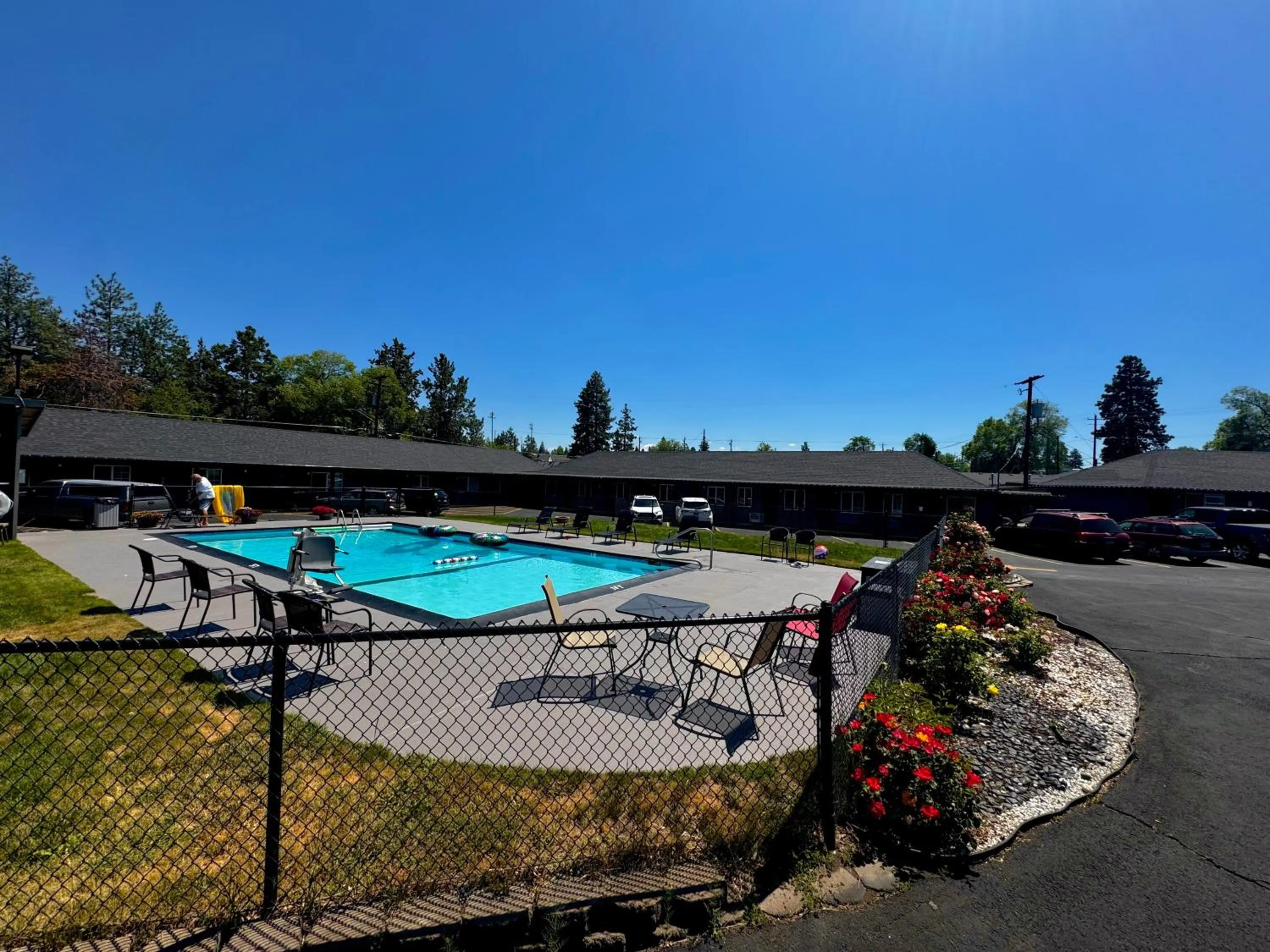 Day in Cascade Lodge - Central Bend Retreat