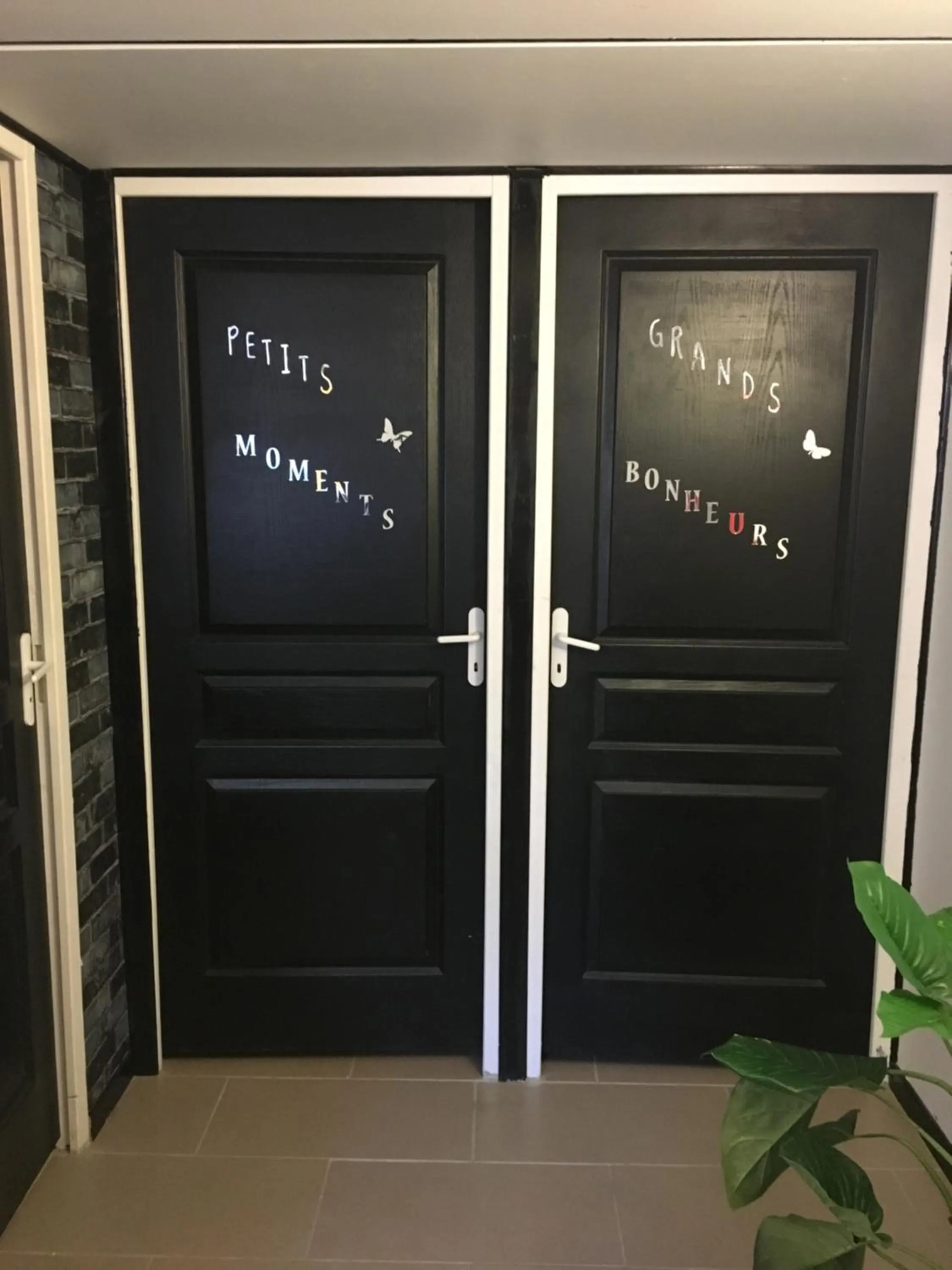 Bedroom in L'instant