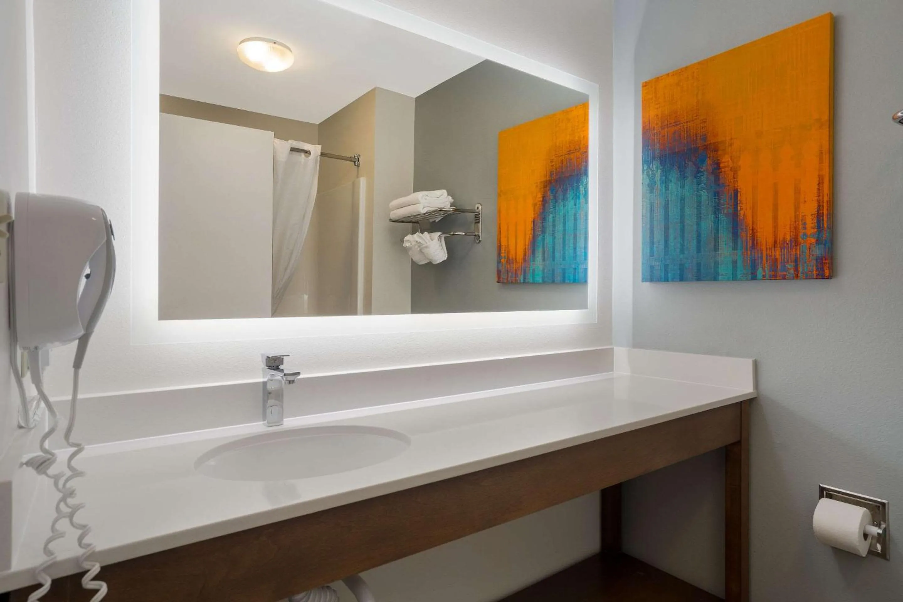 Bedroom in MainStay Suites Wilmington - University Area