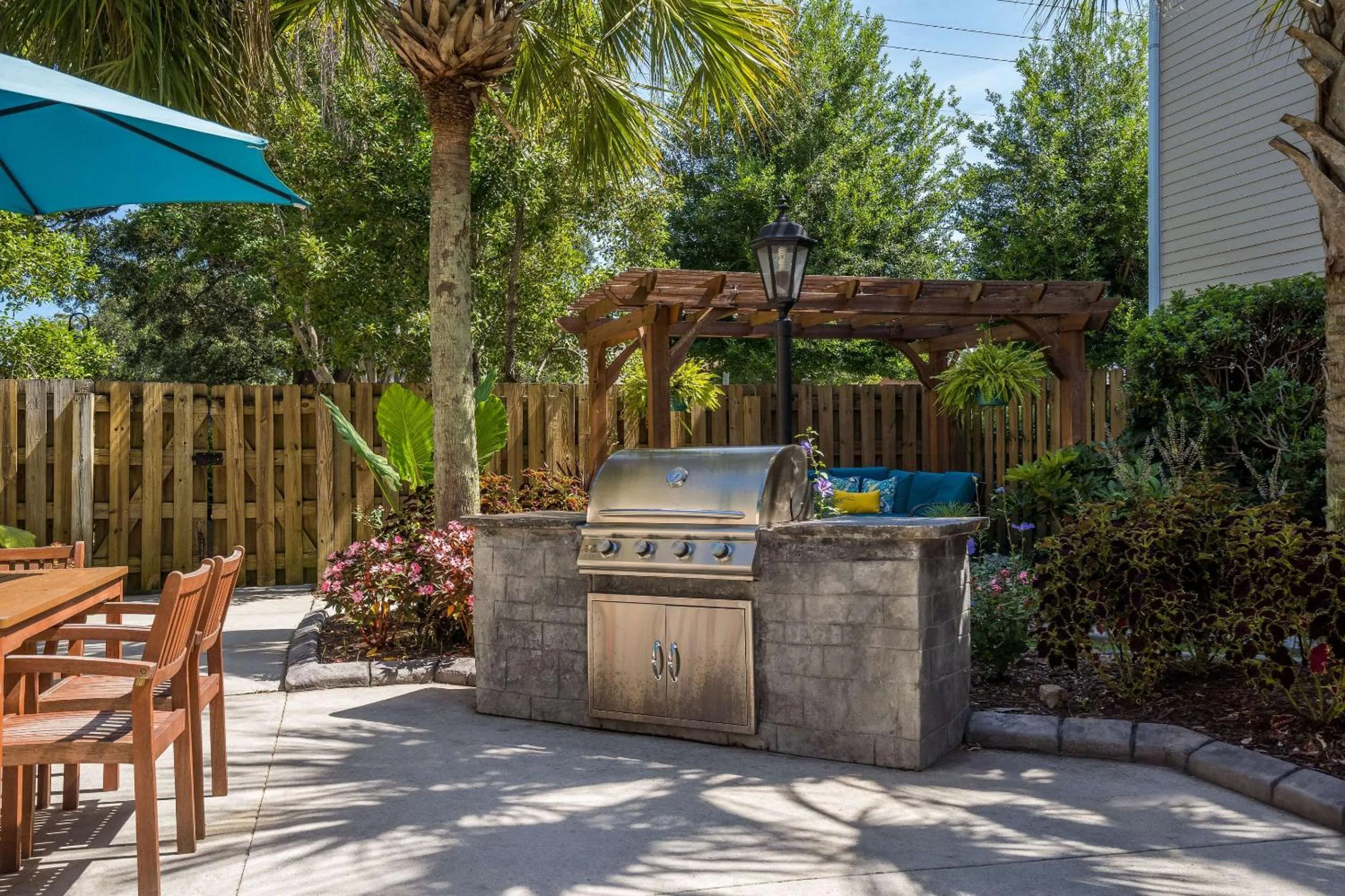 Garden in MainStay Suites Wilmington - University Area