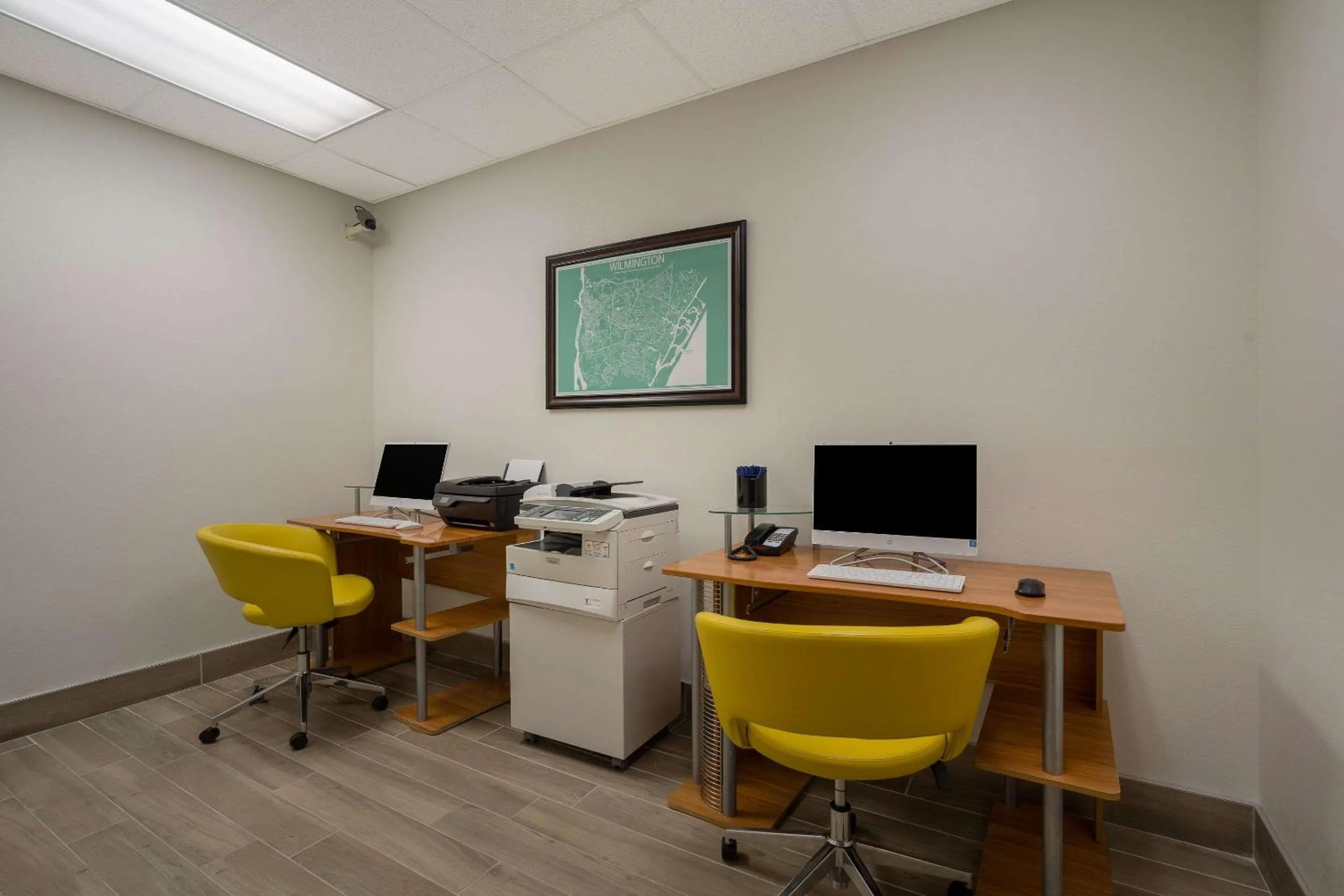 Business facilities in MainStay Suites Wilmington - University Area