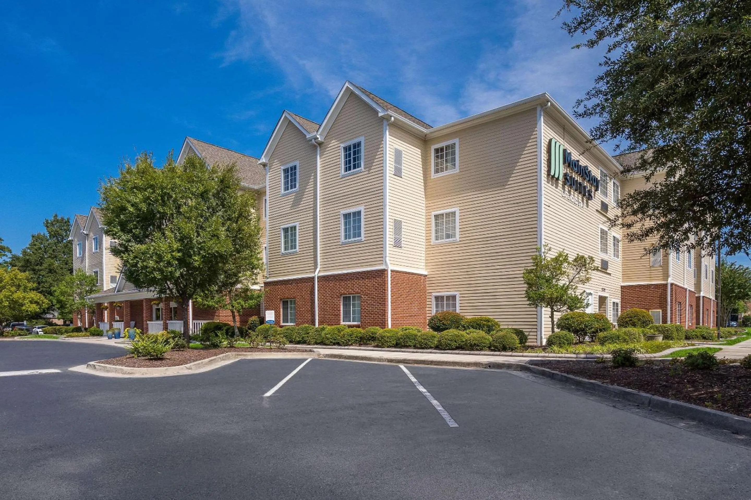 Property building in MainStay Suites Wilmington - University Area
