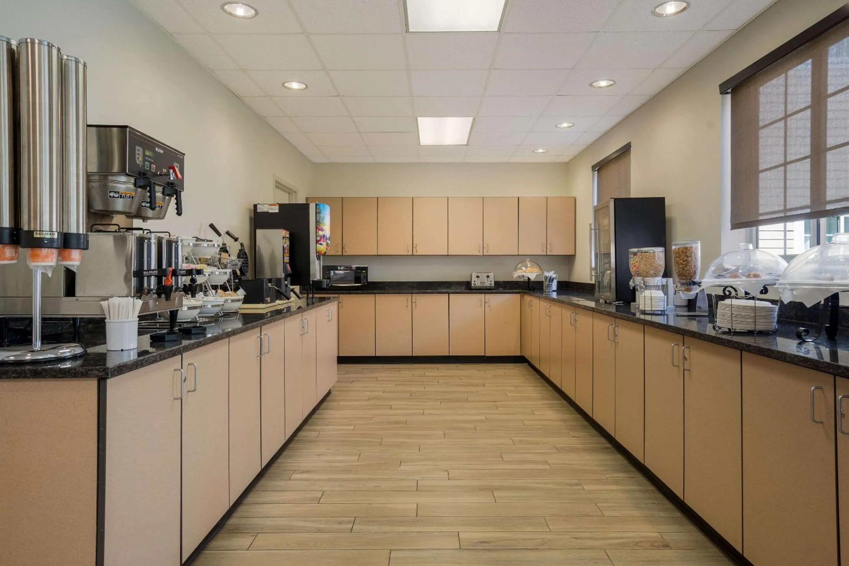 Breakfast in MainStay Suites Wilmington - University Area