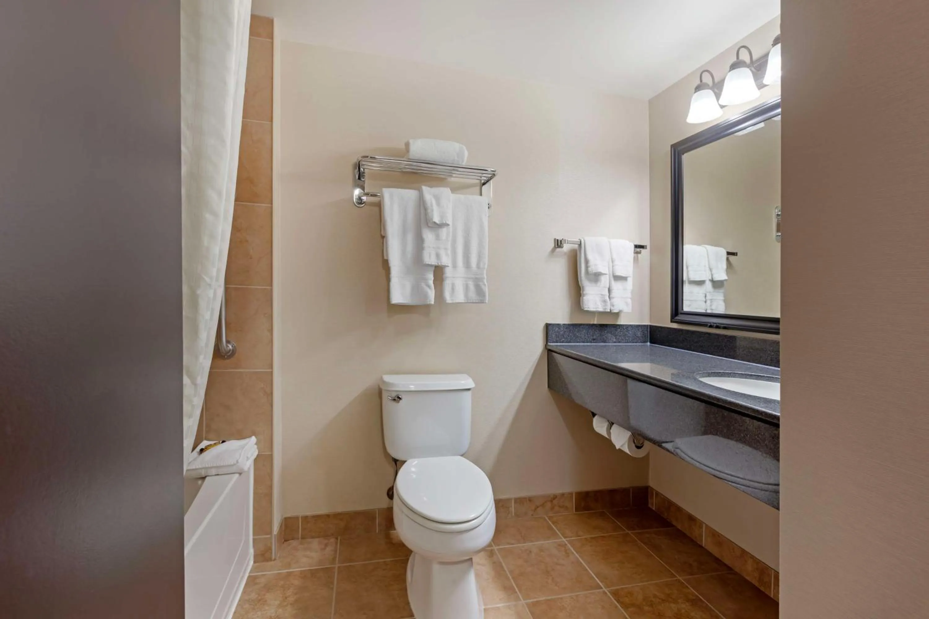 Bathroom in Best Western Plus Muskoka Inn