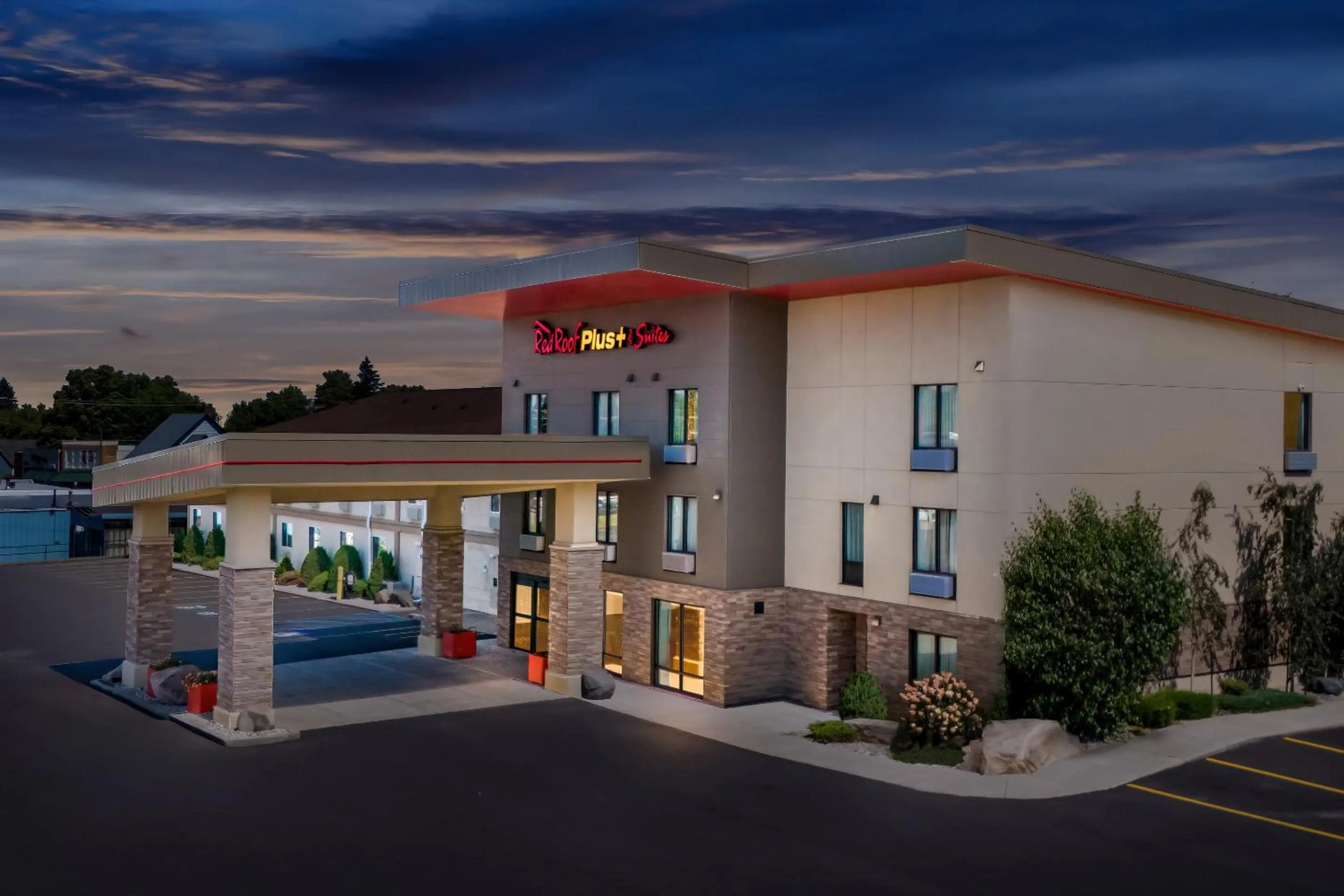 Facade/entrance in Red Roof Inn PLUS+ & Suites Malone
