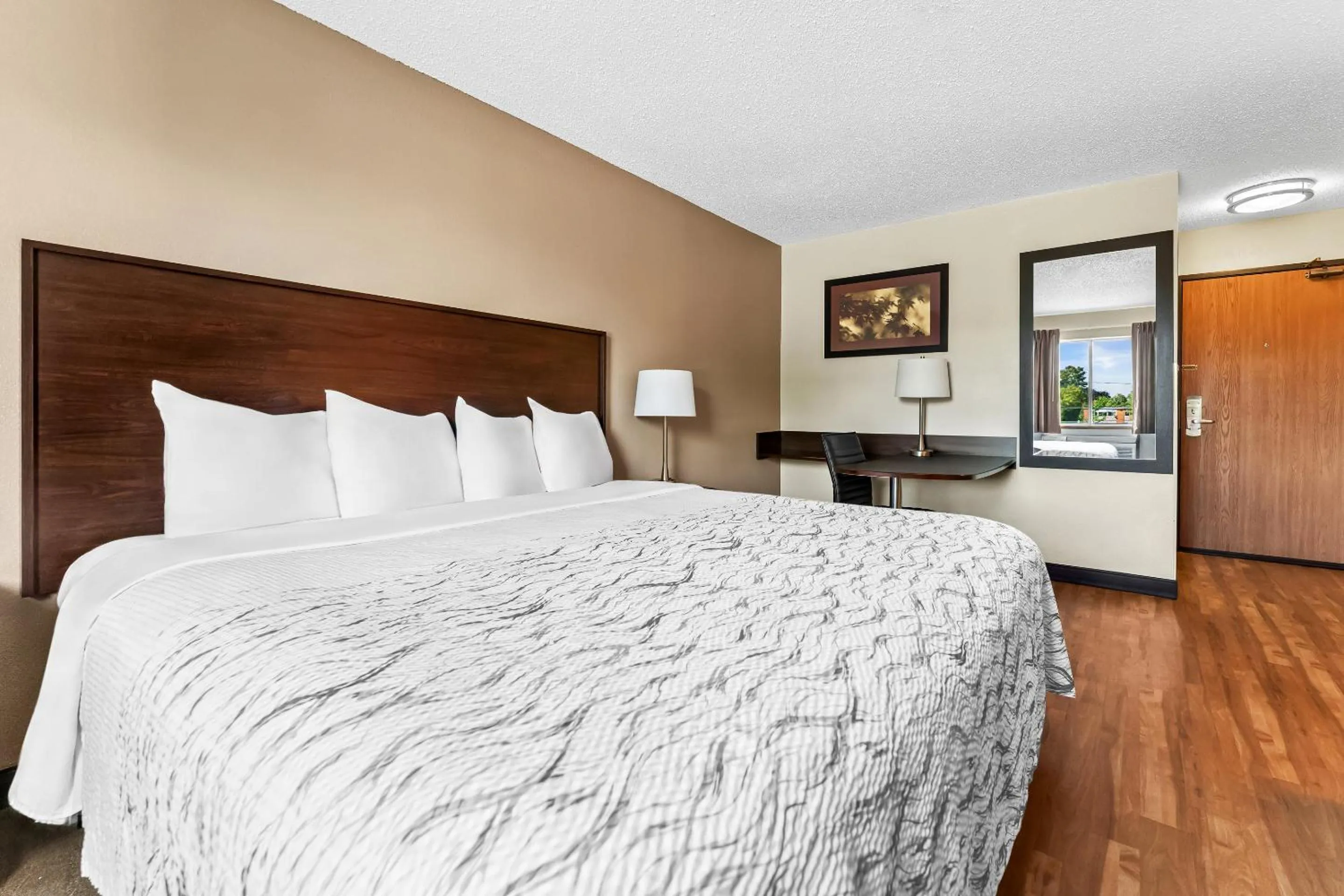 Photo of the whole room, Bed in Red Roof Inn PLUS+ & Suites Malone