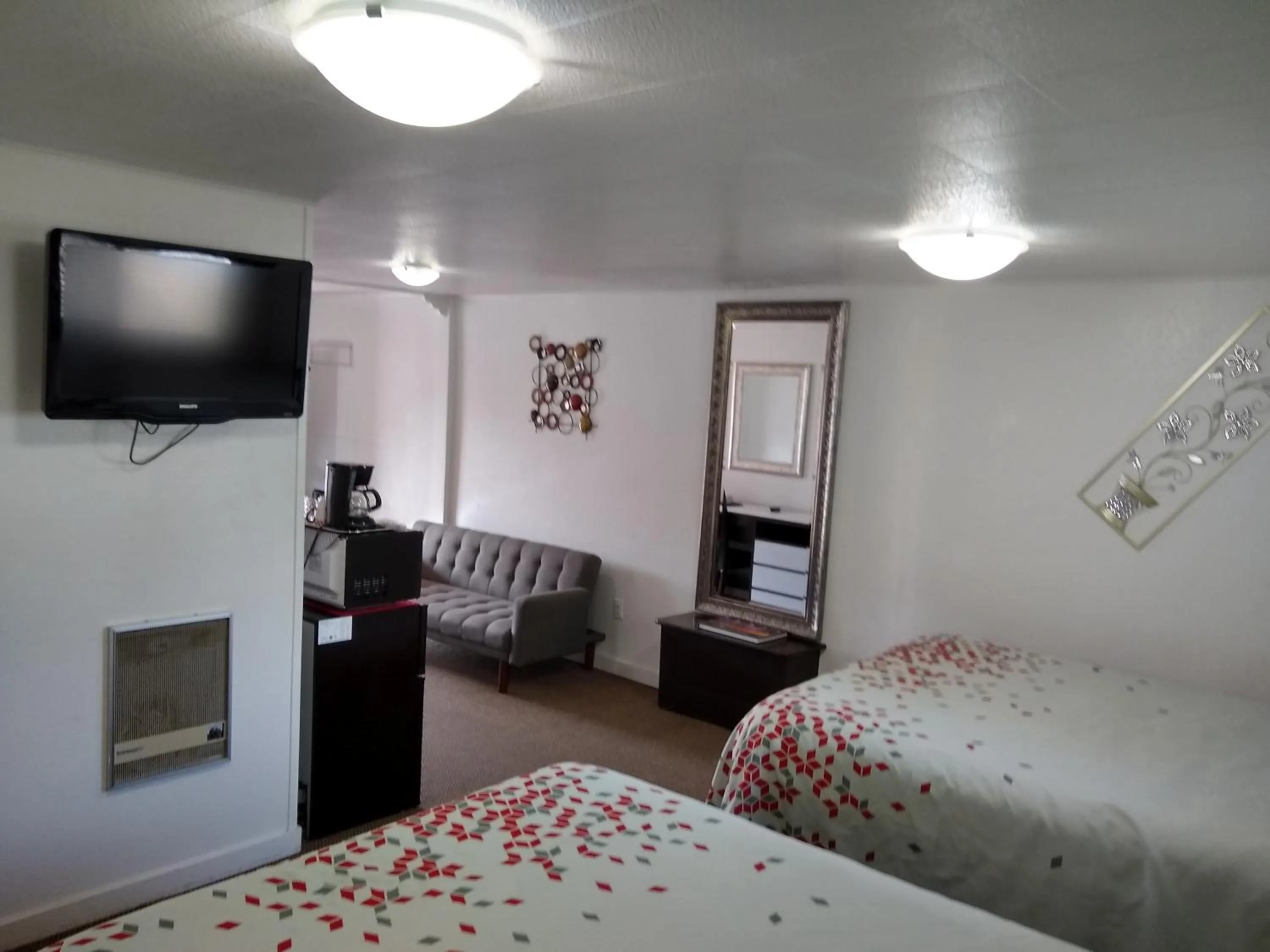 Bed in Holiday Motel Bend