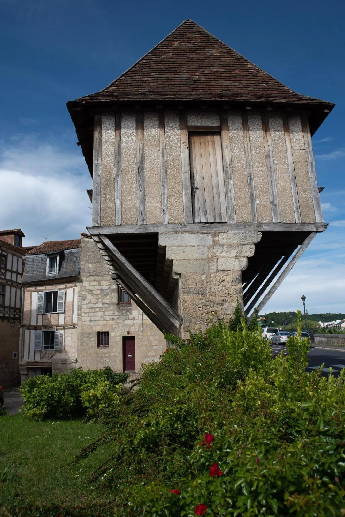 Nearby landmark in L' échafaud - Apparts de standing - Centre historique