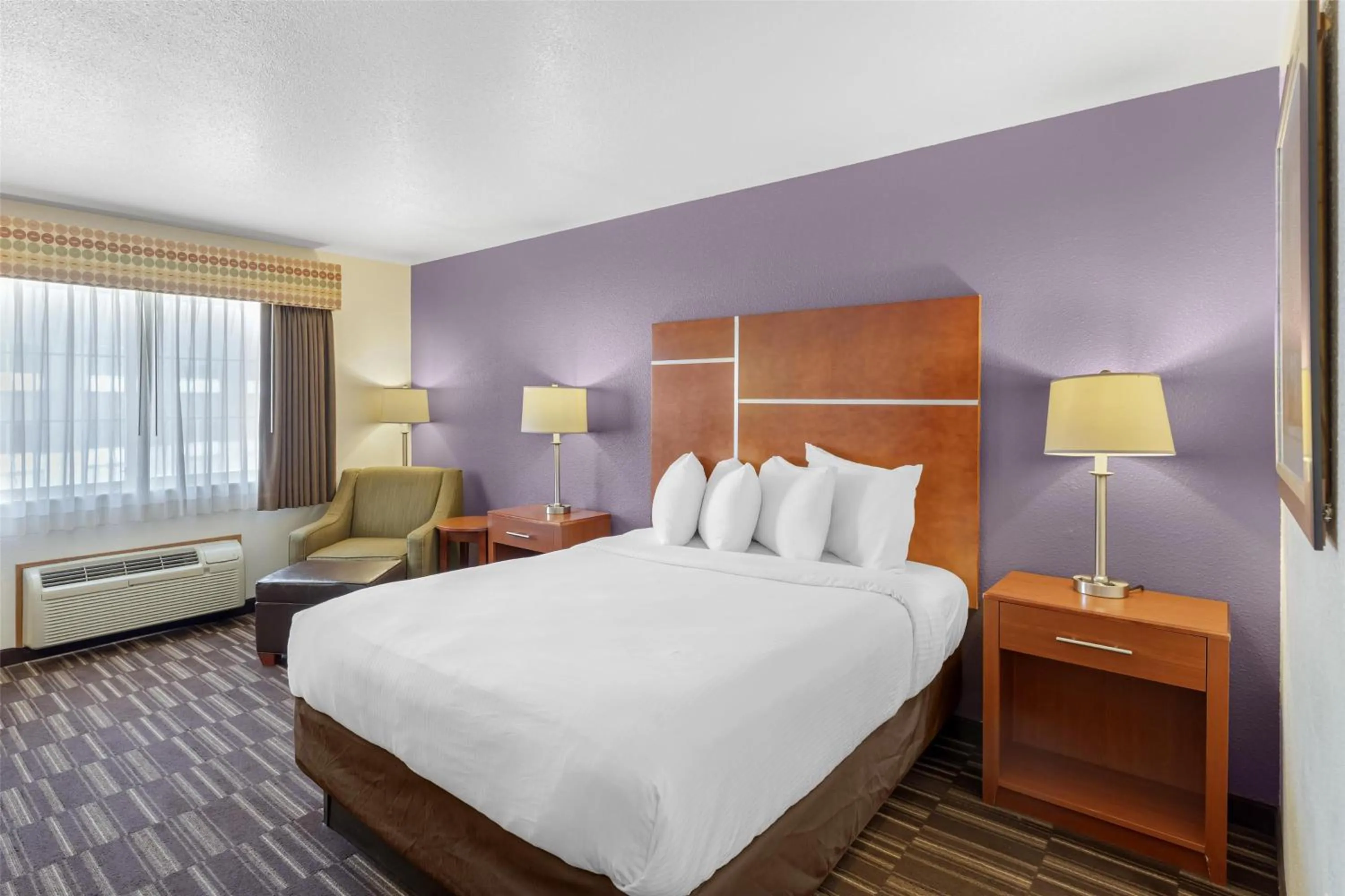 Bedroom, Bed in Best Western Firestone Inn & Suites