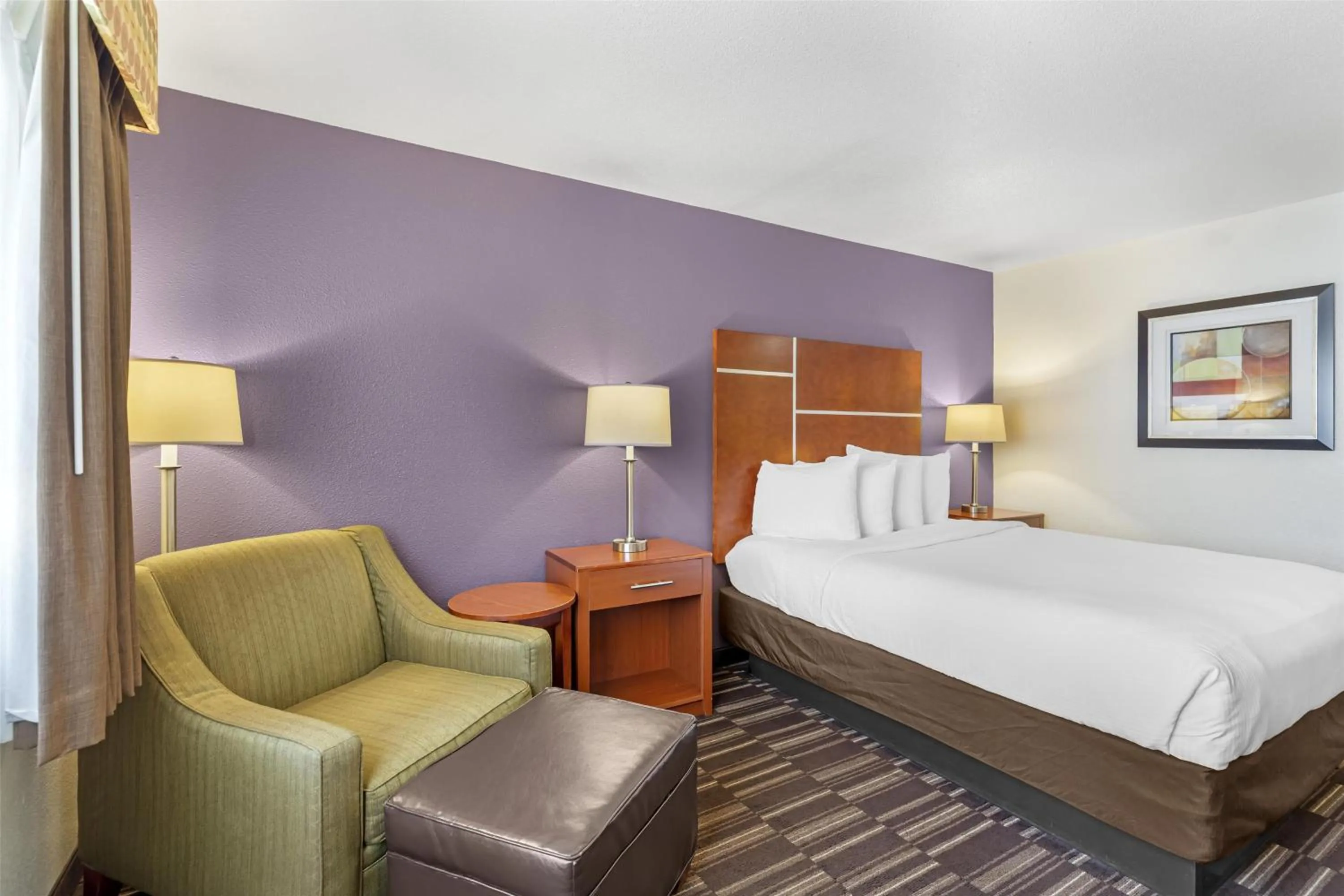 Bedroom, Bed in Best Western Firestone Inn & Suites