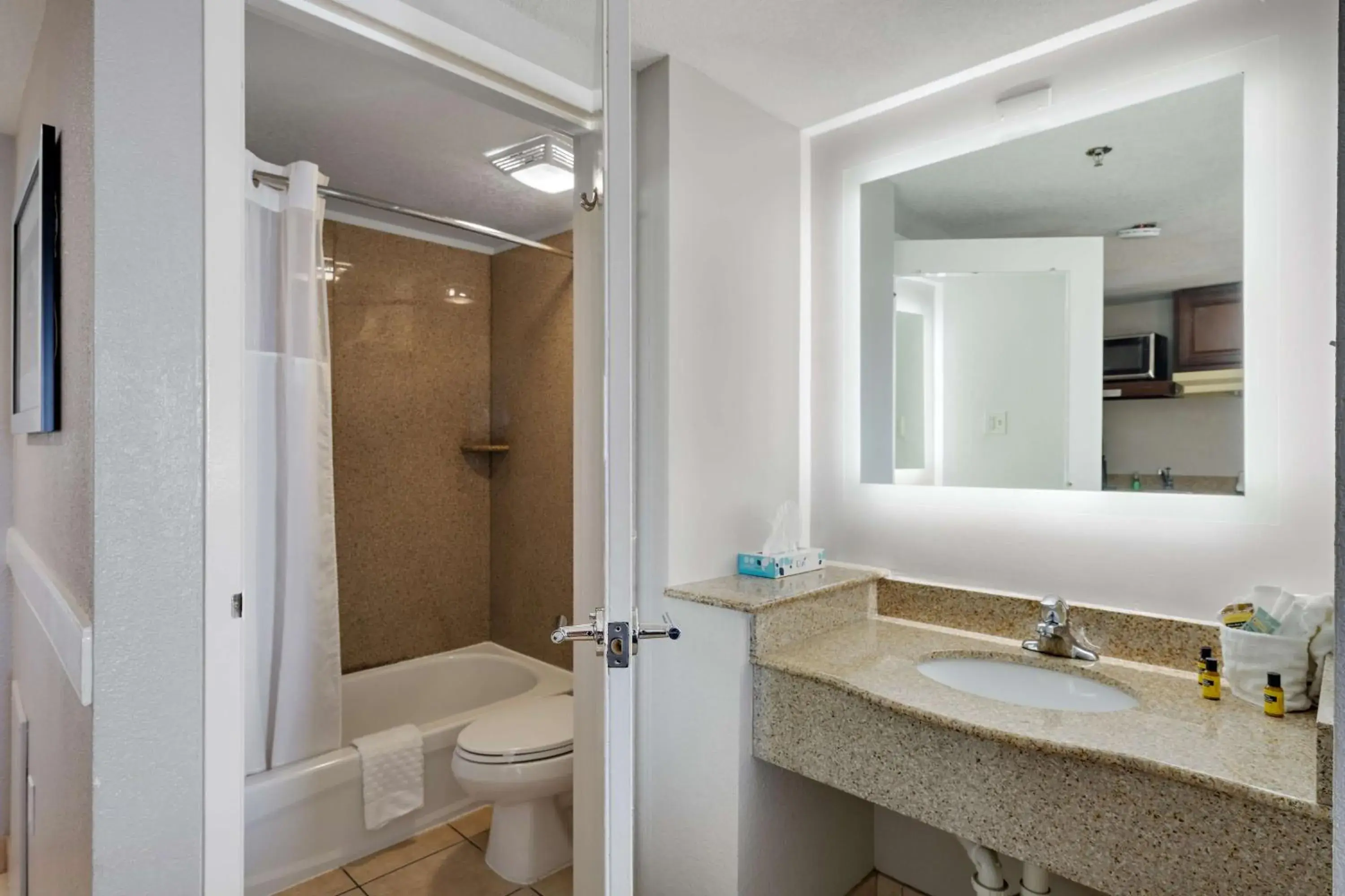 Queen Room with Two Queen Beds with Ocean View - Non Smoking in Best Western Plus Holiday Sands Inn & Suites Queen Room with Two Queen Beds with Ocean View - Non Smoking in Best Western Plus Holiday Sands Inn & Suites