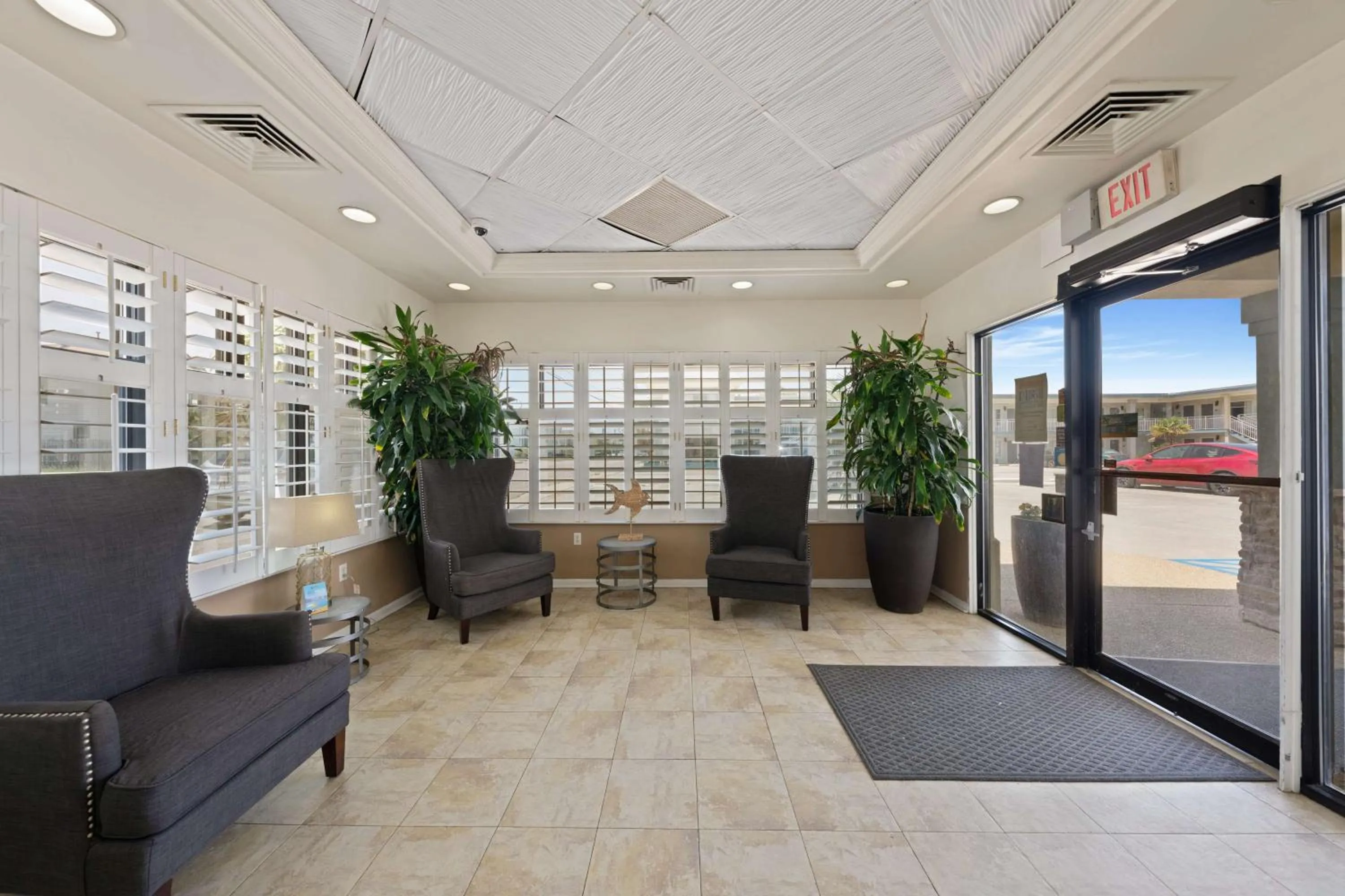 Lobby or reception in Best Western Plus Holiday Sands Inn & Suites