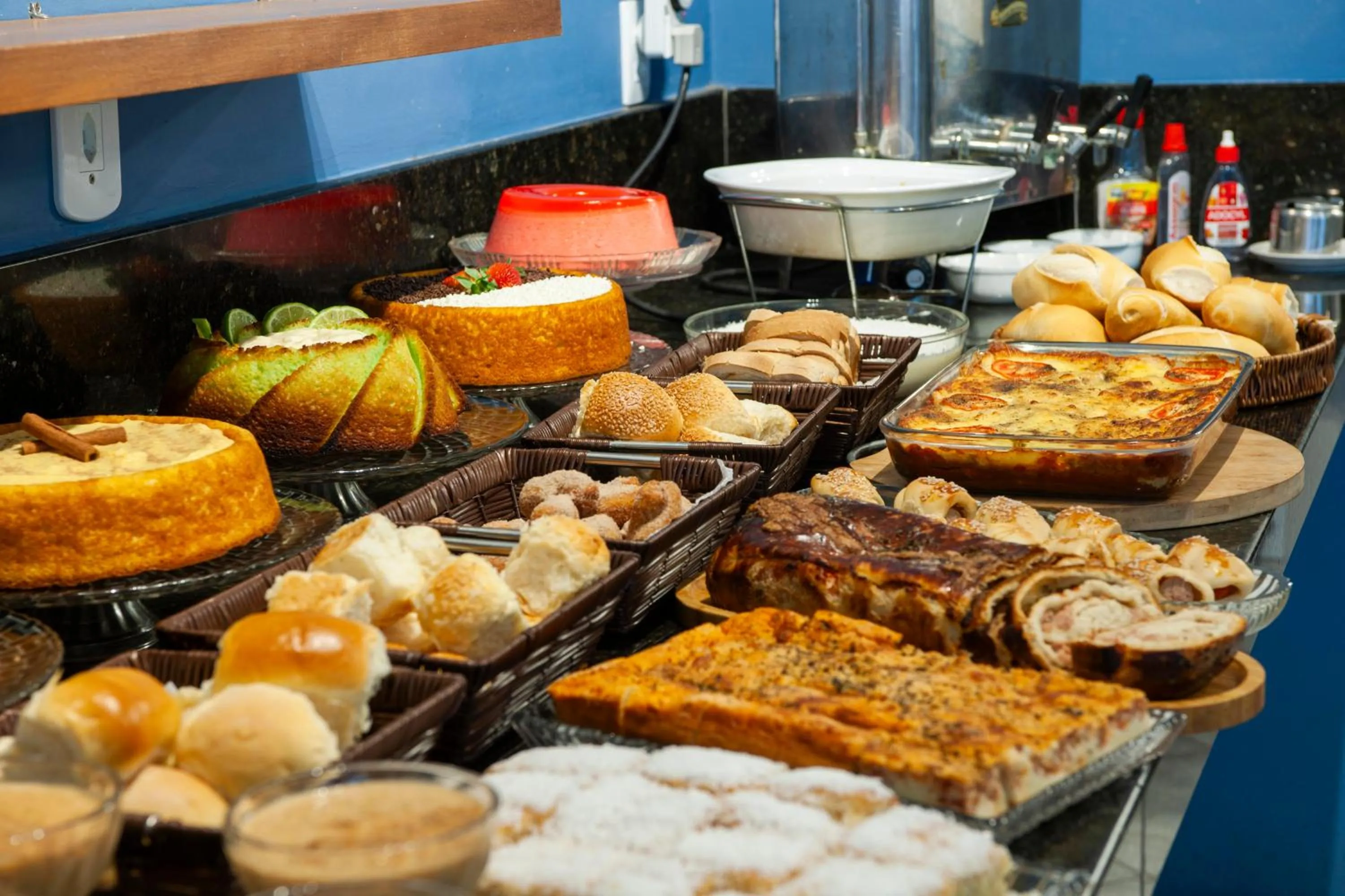 Buffet breakfast in Pousada Timoneiro