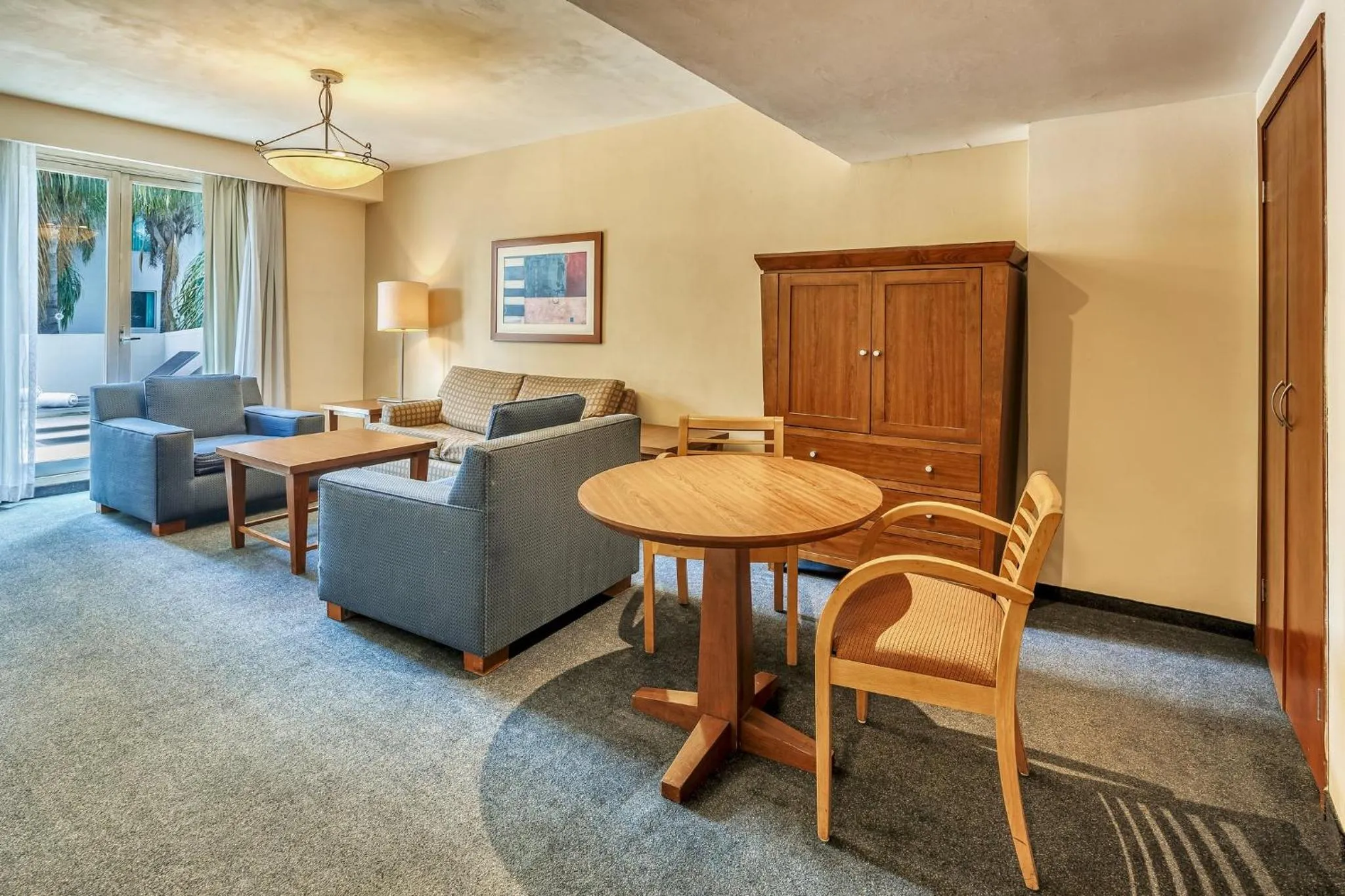 Photo of the whole room in Fiesta Inn Express San Luis Potosí Oriente