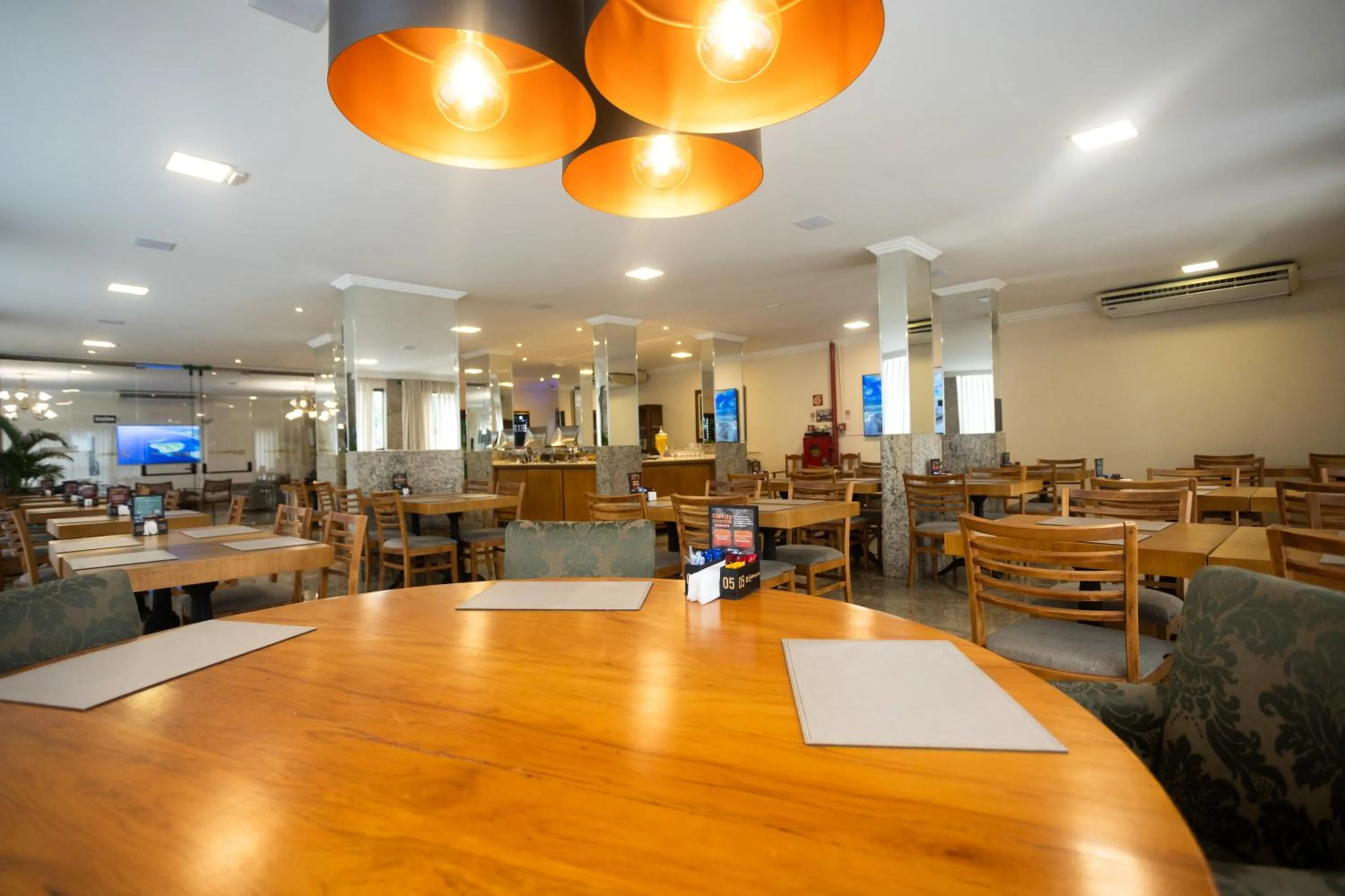 Restaurant/places to eat in Hotel Golden Park Uberaba By Nacional Inn