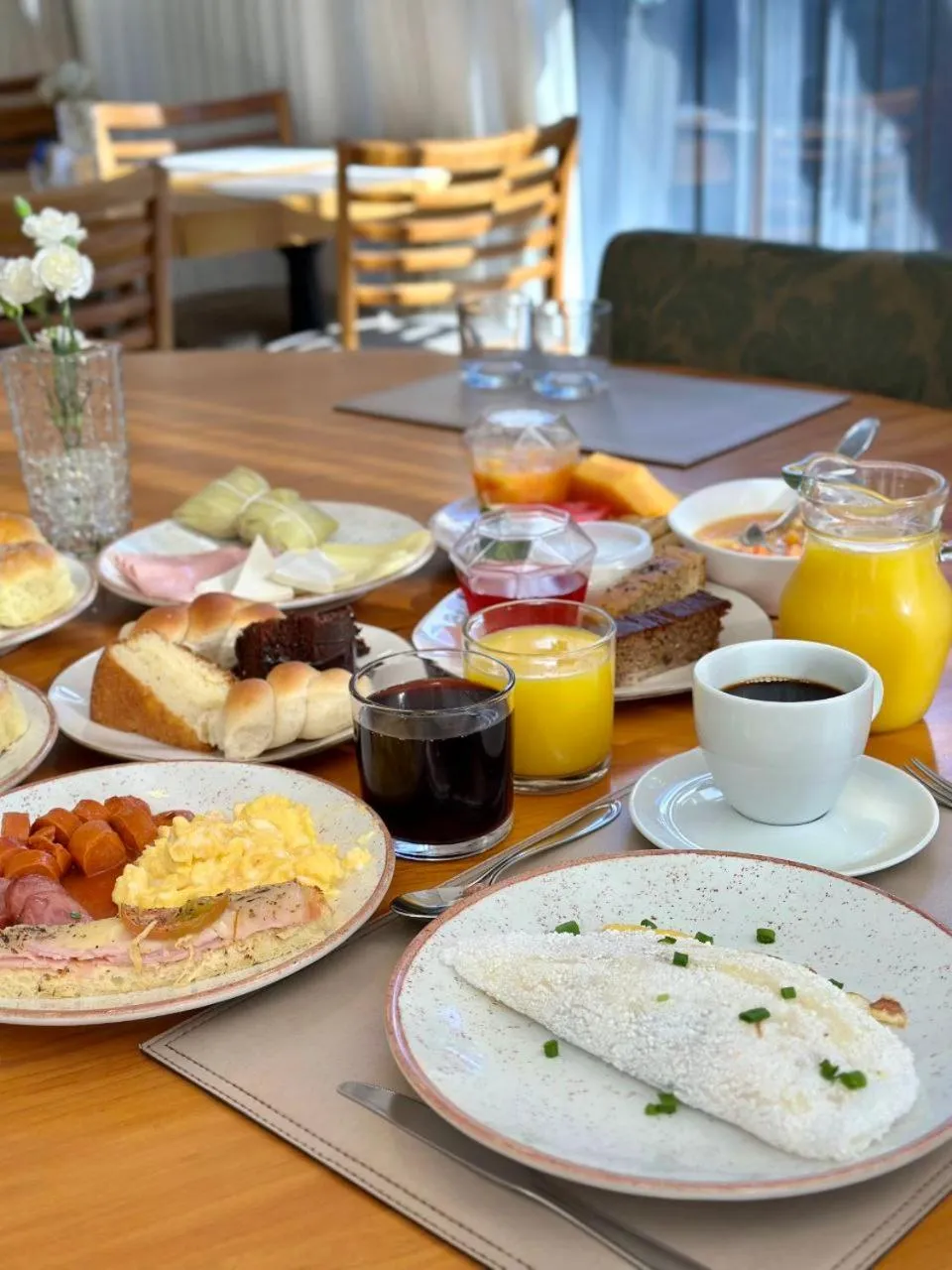 Food and drinks in Hotel Golden Park Uberaba By Nacional Inn