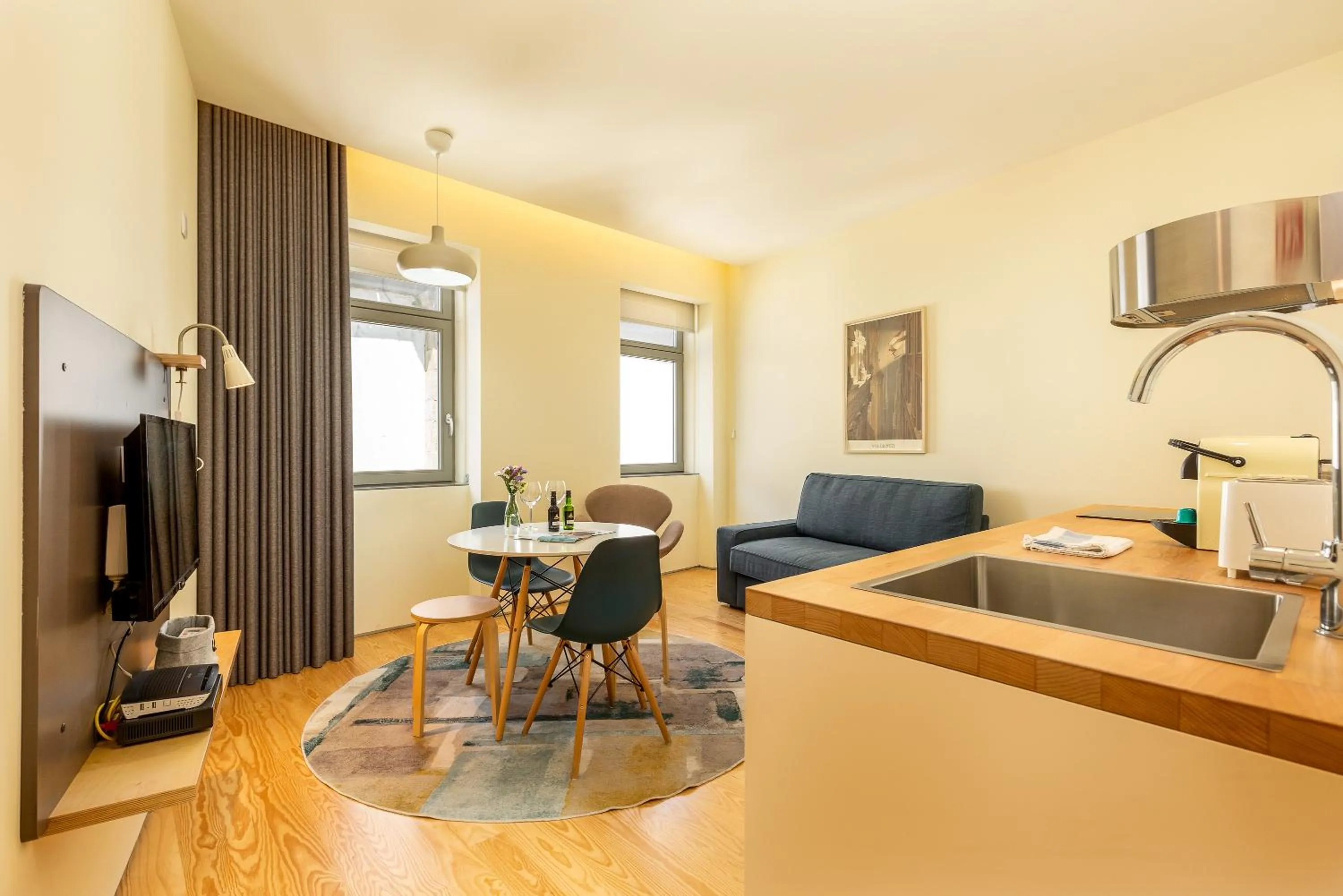 TV and multimedia in Feel Porto Codeçal Apartments