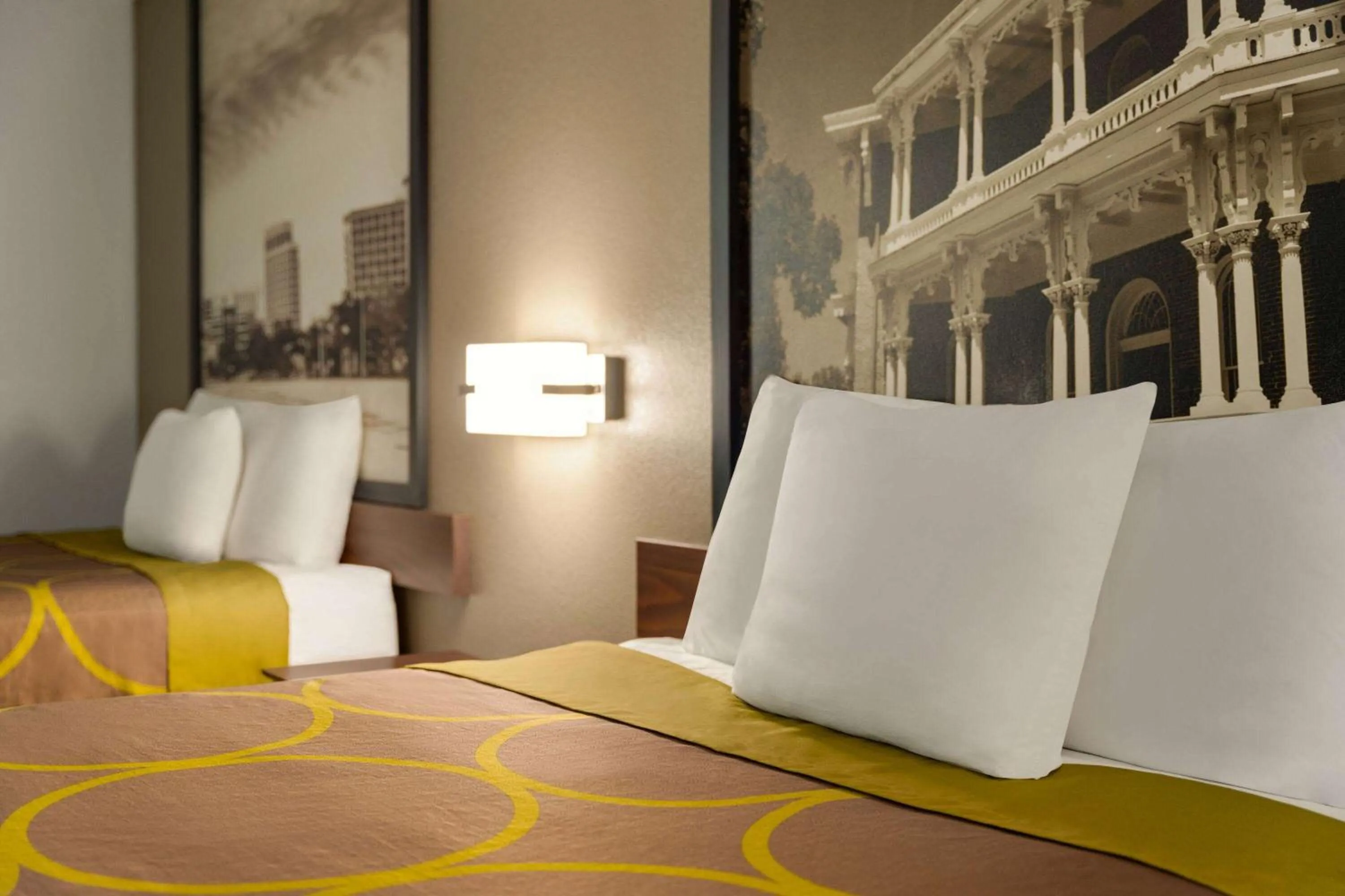 Photo of the whole room, Bed in Super 8 by Wyndham Pearl/Jackson/East