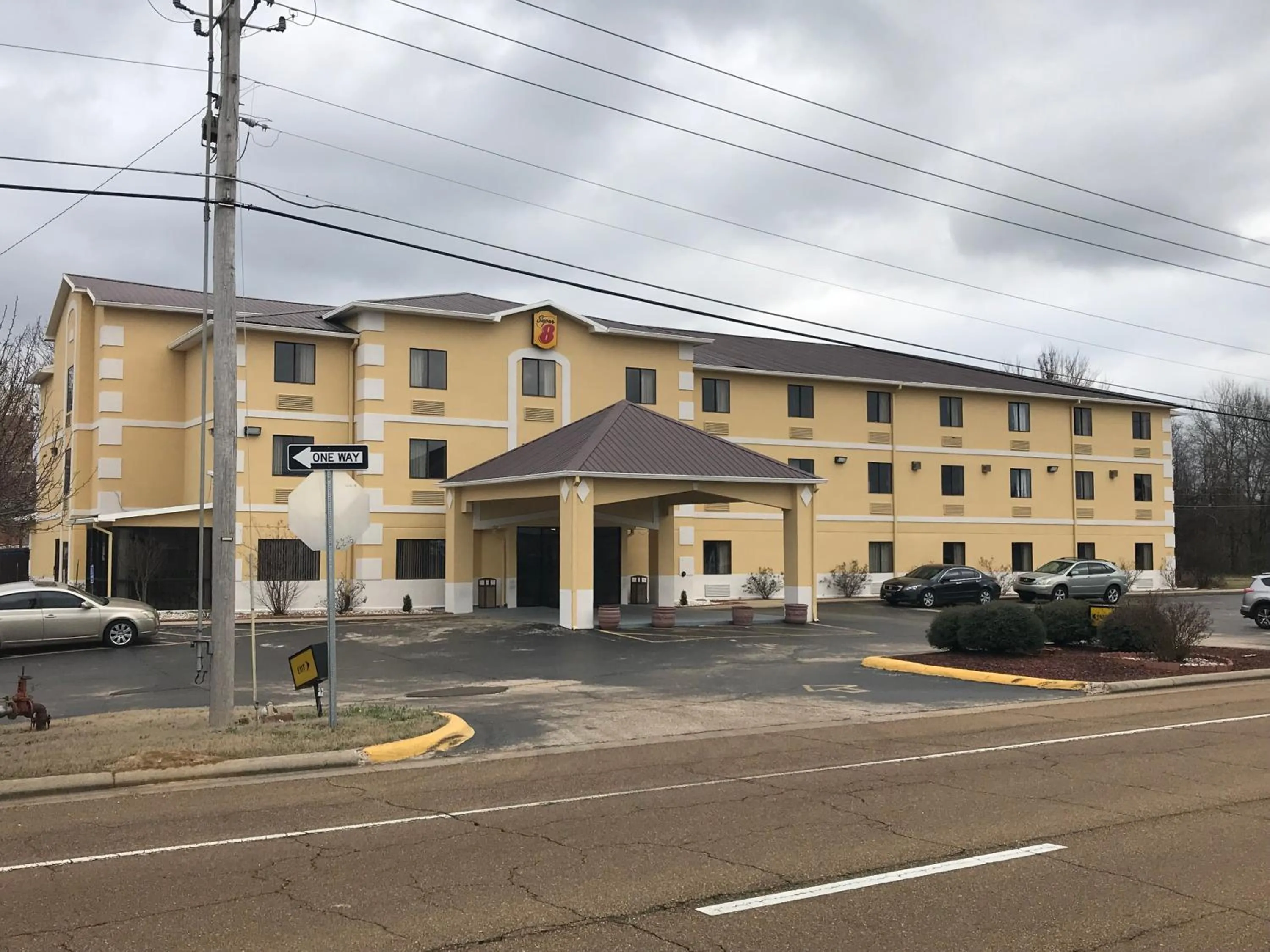 Property building in Super 8 by Wyndham Jackson Ridgeland