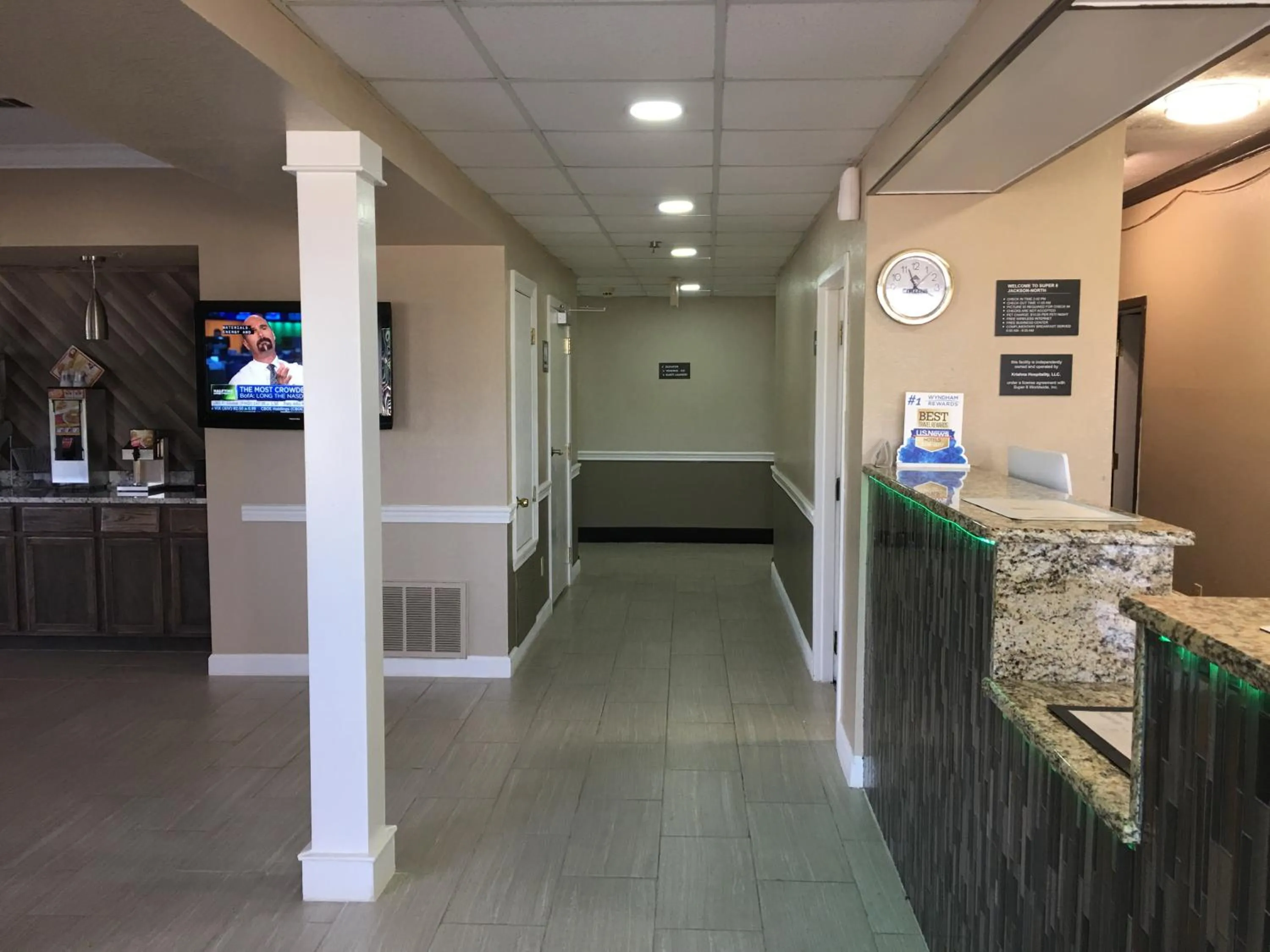 Lobby or reception in Super 8 by Wyndham Jackson Ridgeland