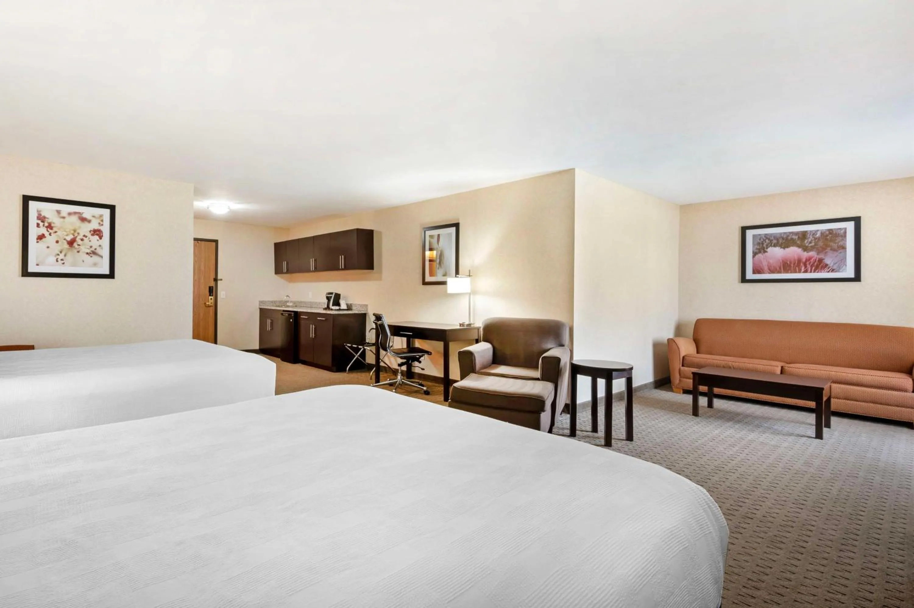 Bedroom, Bed in Best Western Plus Howe Inn