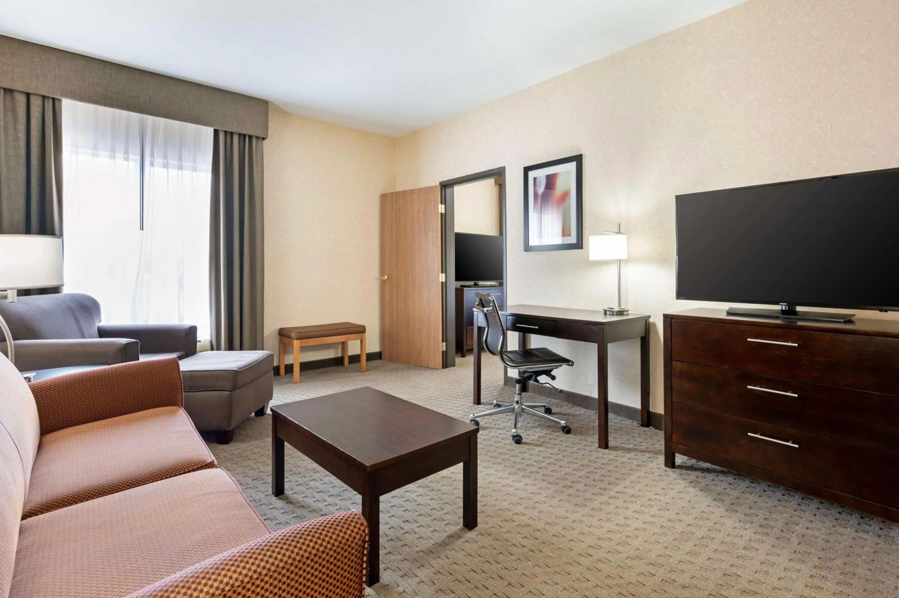 Bedroom in Best Western Plus Howe Inn