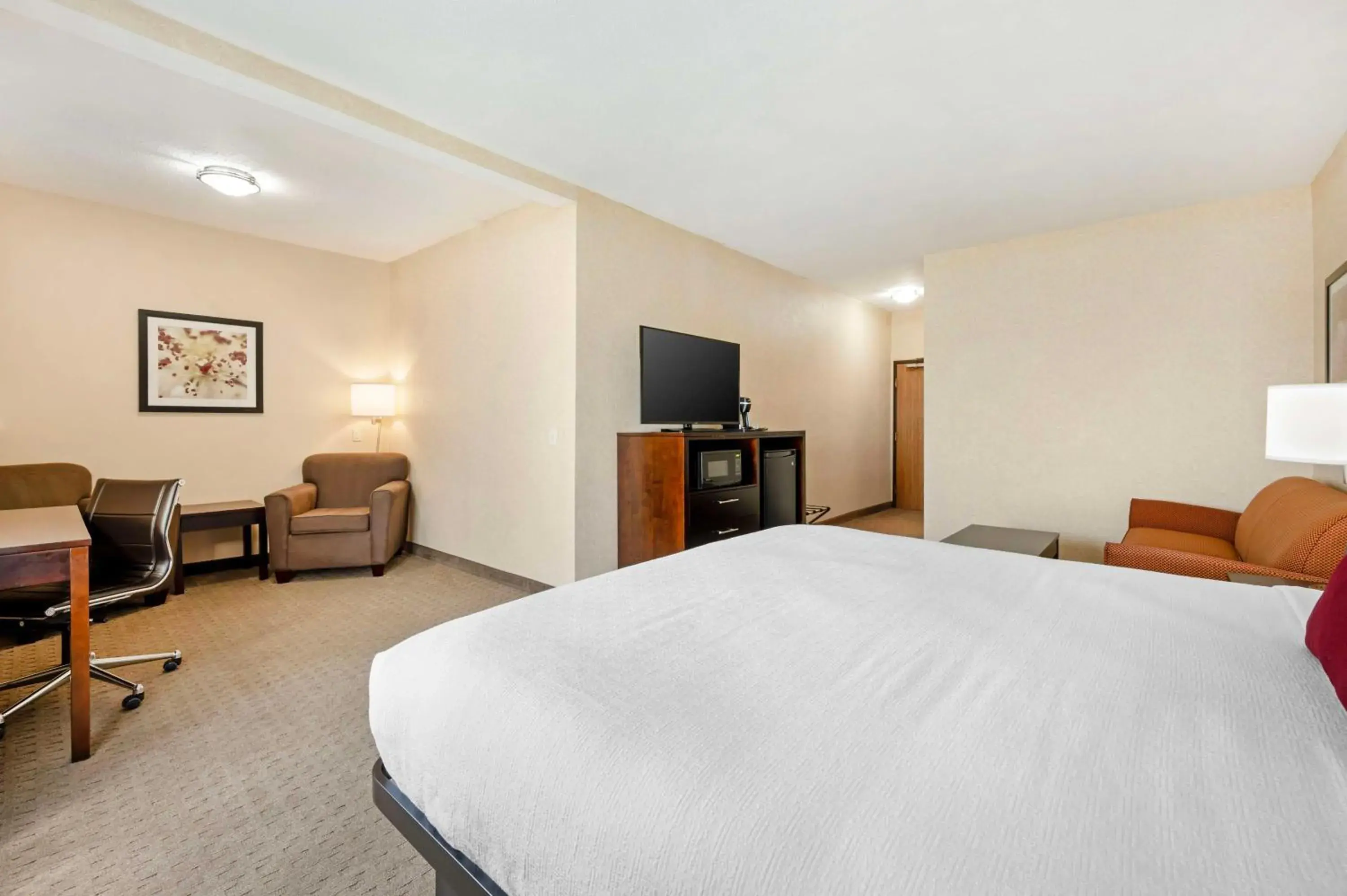 Executive King Room with Sofa Bed - Non-Smoking in Best Western Plus Howe Inn Executive King Room with Sofa Bed - Non-Smoking in Best Western Plus Howe Inn