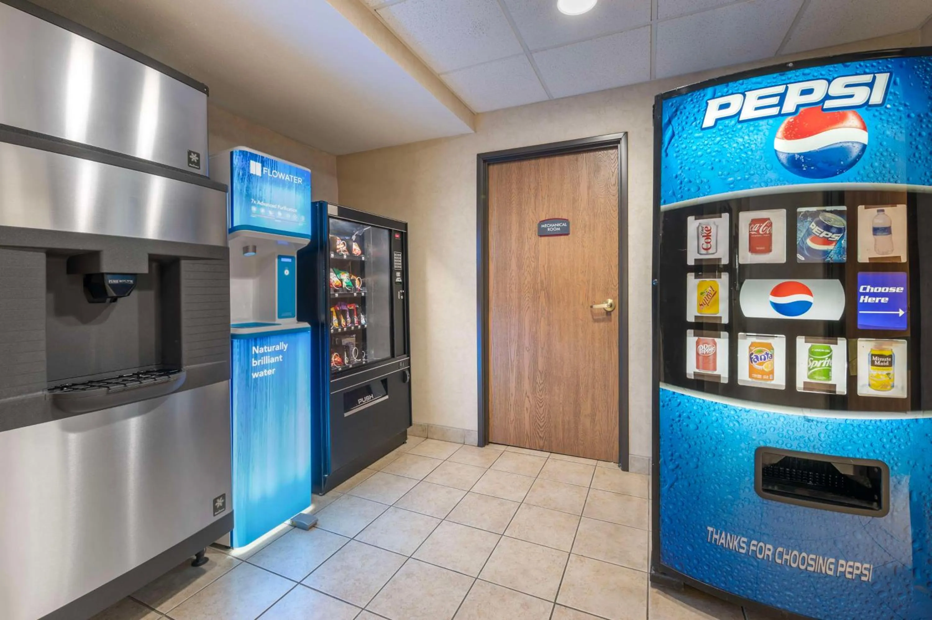 Property building in Best Western Plus Howe Inn