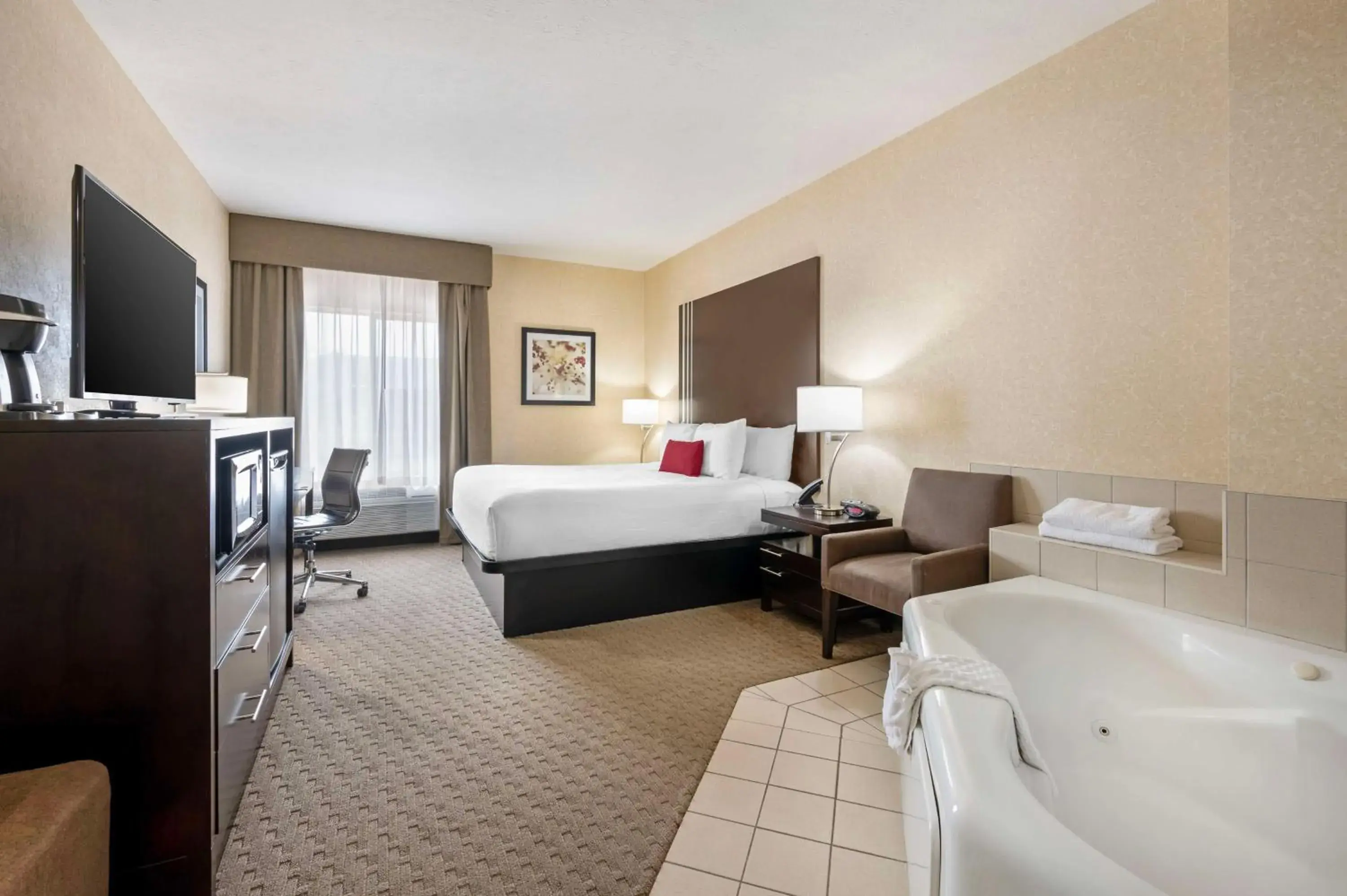 King Room with Whirlpool - Non-Smoking in Best Western Plus Howe Inn King Room with Whirlpool - Non-Smoking in Best Western Plus Howe Inn