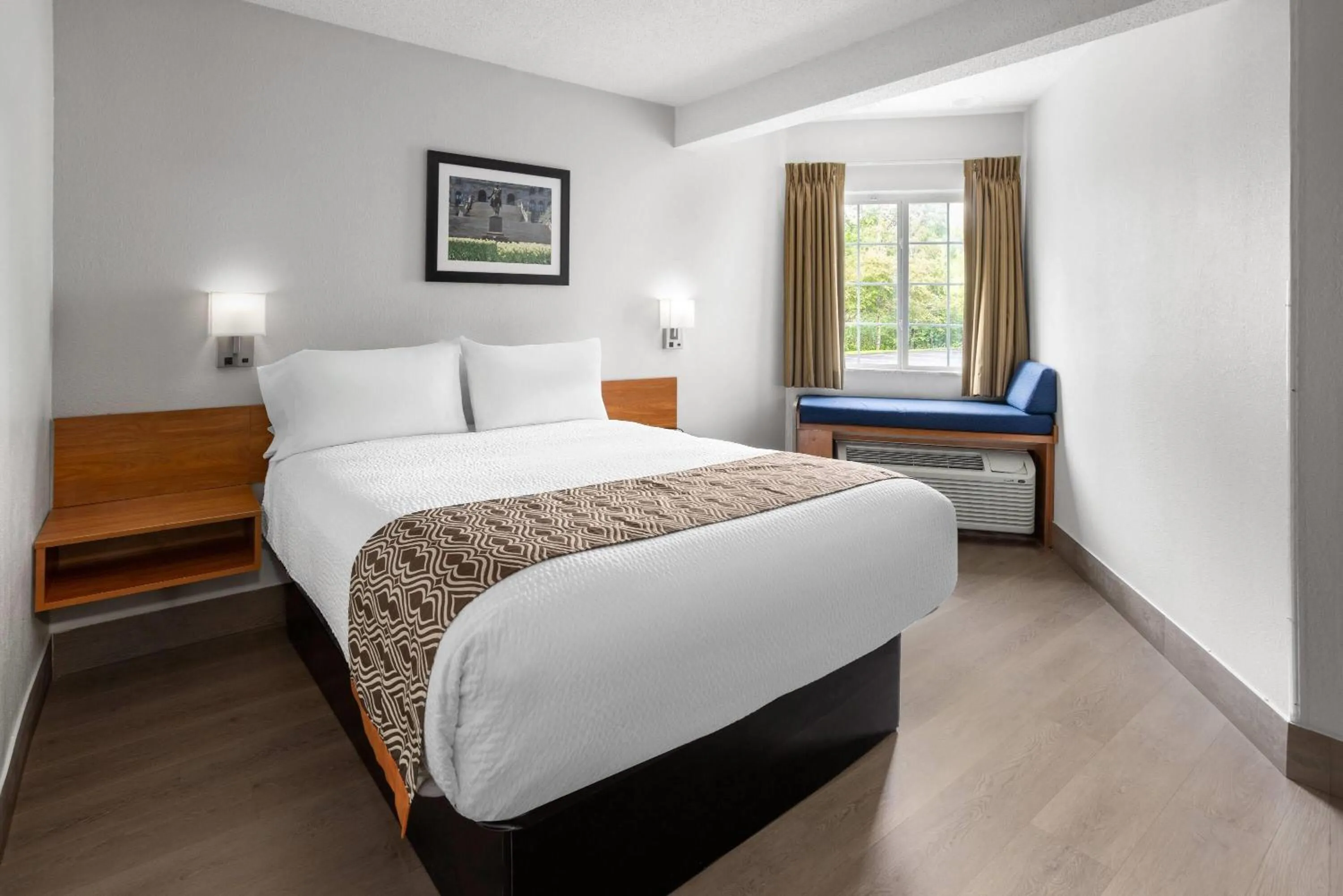 Photo of the whole room, Bed in Microtel Inn by Wyndham - Albany Airport