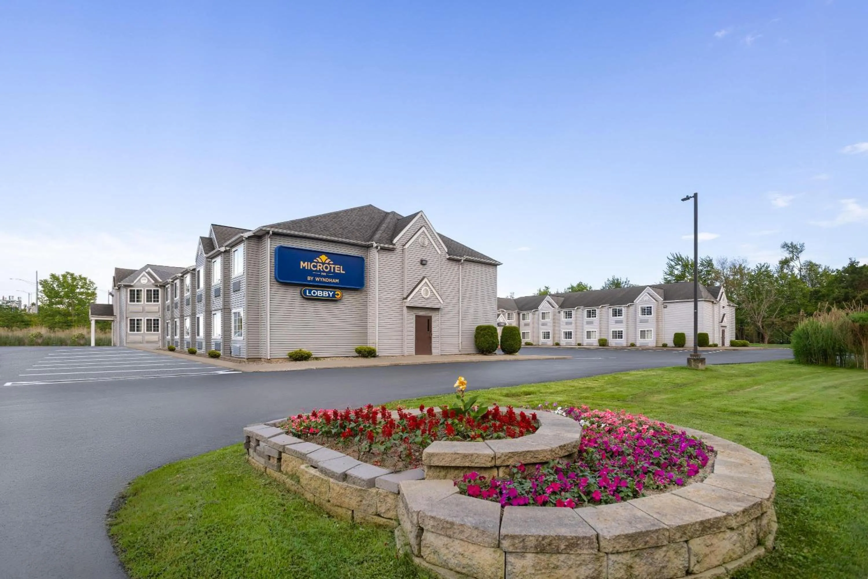 Property building in Microtel Inn by Wyndham - Albany Airport