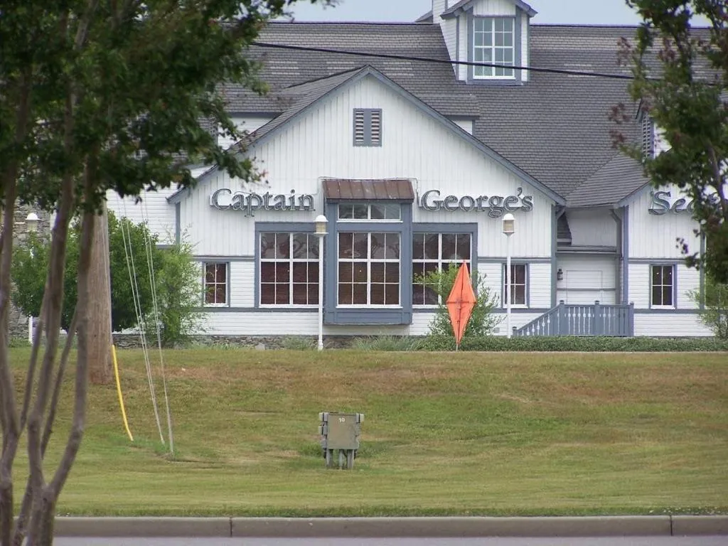 Restaurant/places to eat in Sea Mystique Resorts