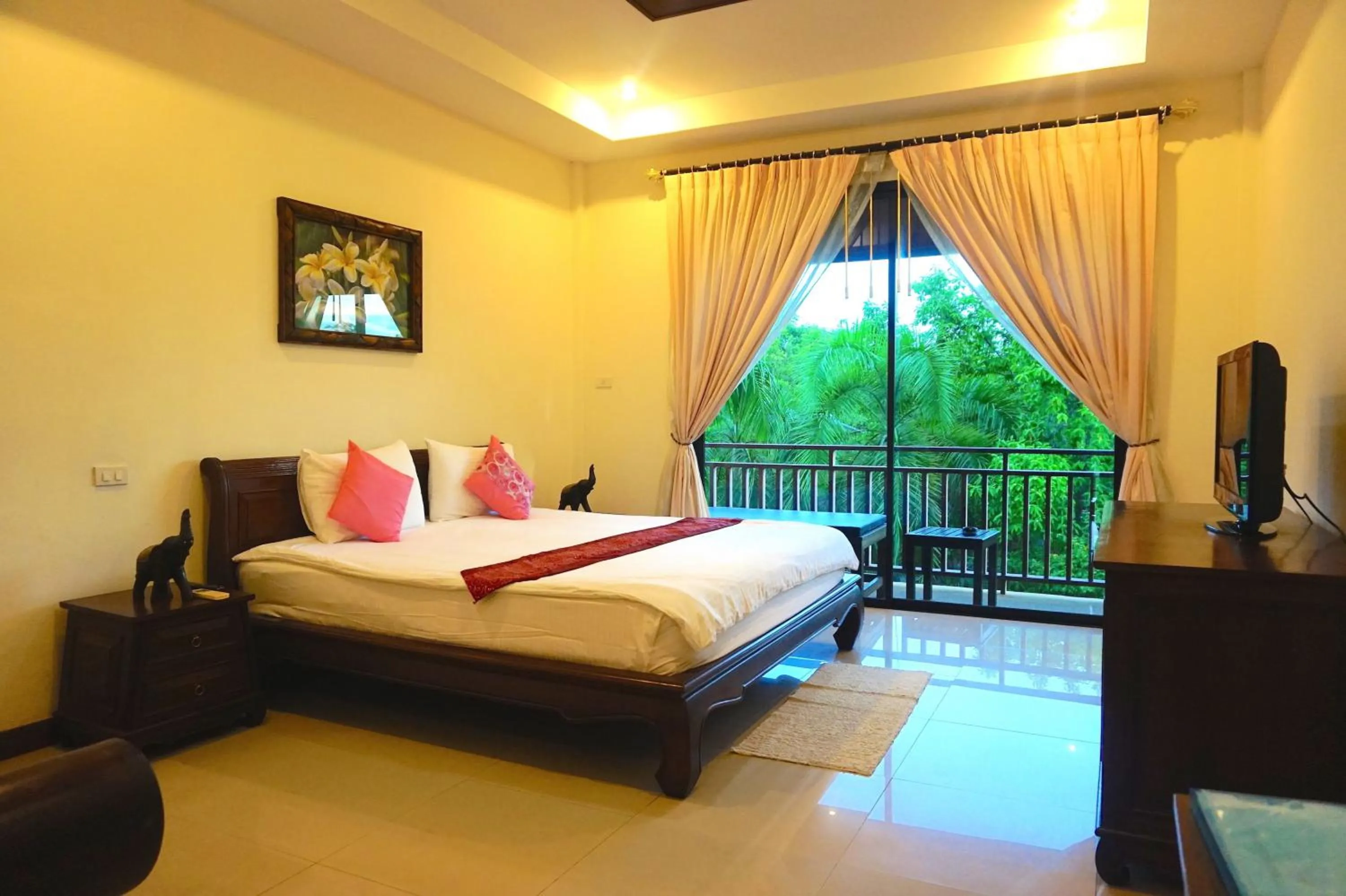Bed in Thai Pura Resort