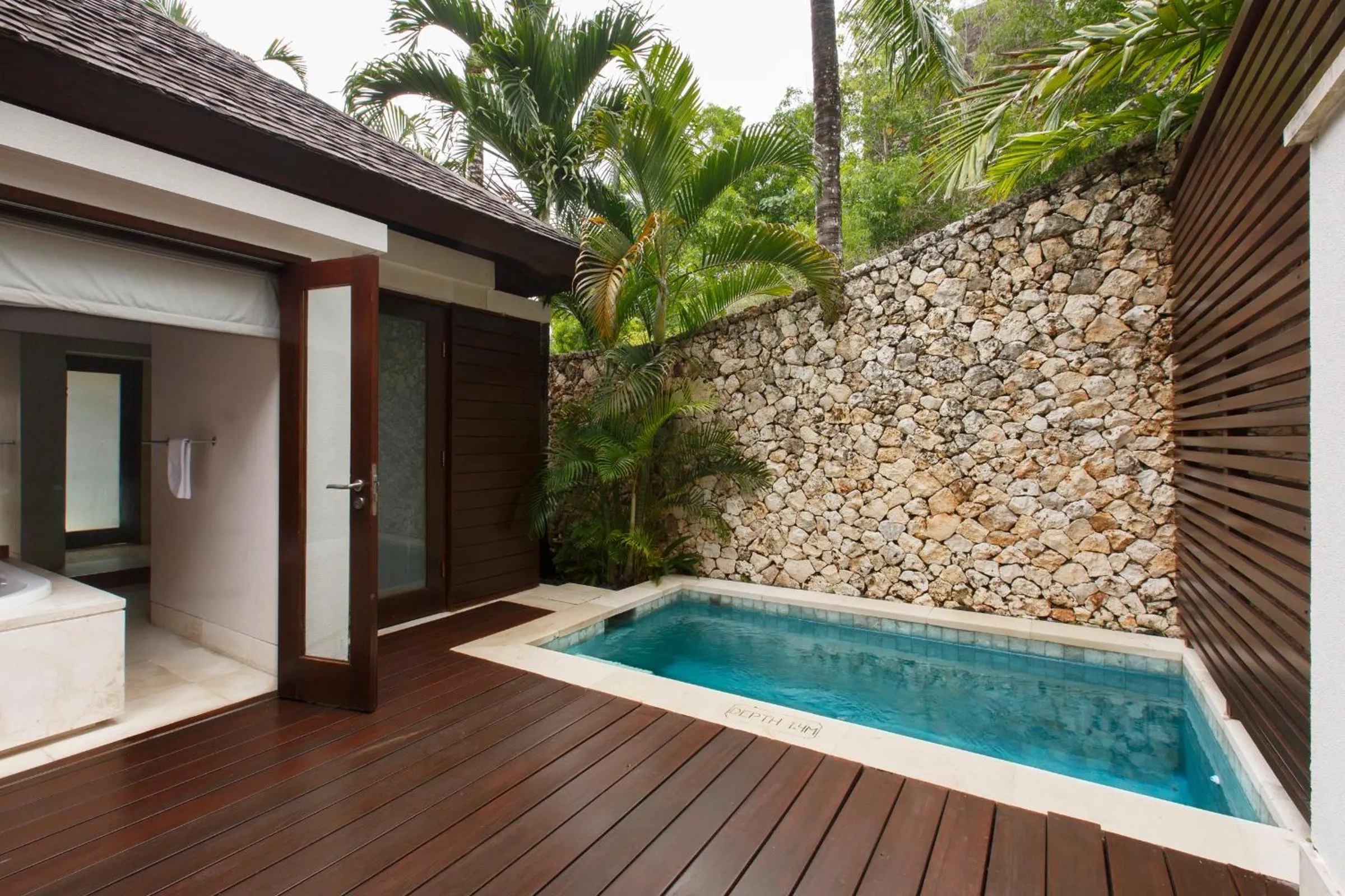 Pool view in The Ungasan Clifftop Resort