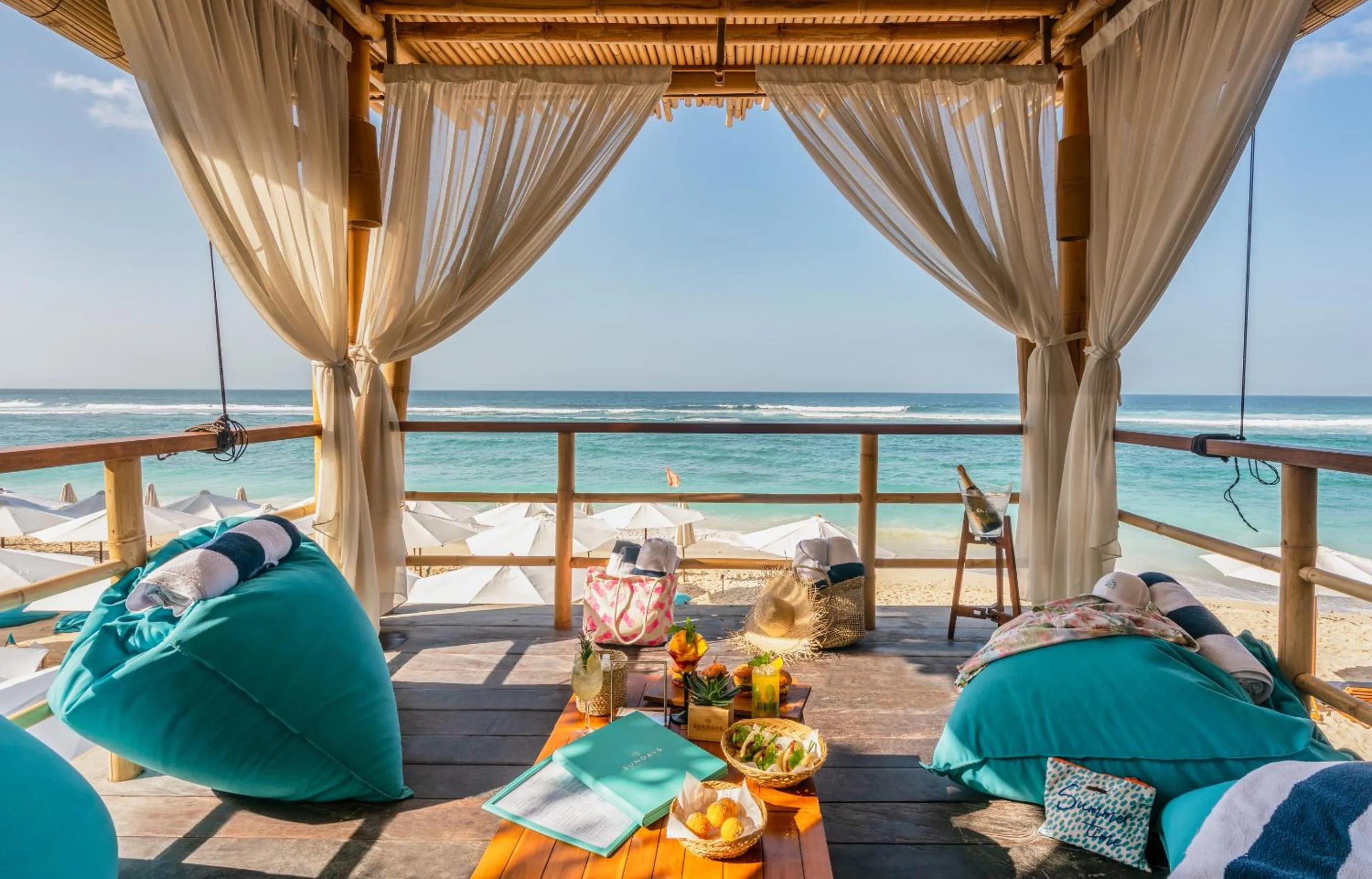 Restaurant/places to eat in The Ungasan Clifftop Resort