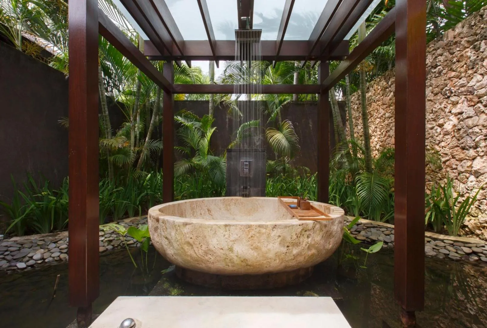 Open Air Bath in The Ungasan Clifftop Resort