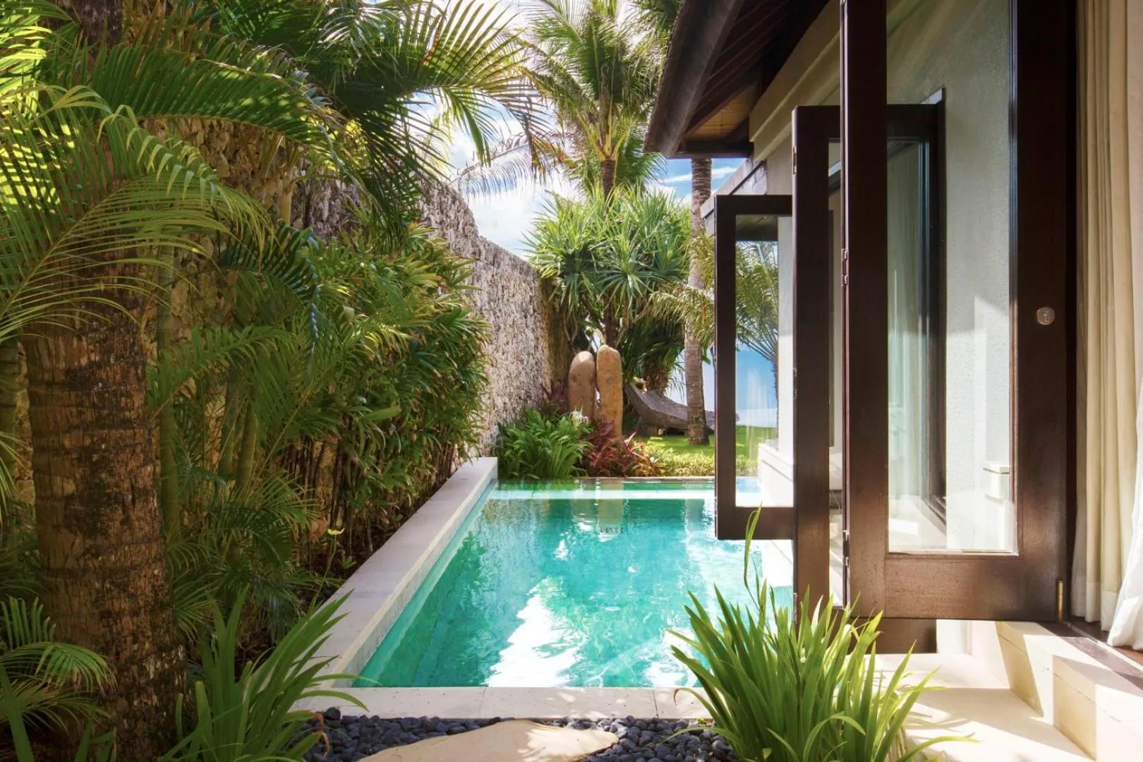 Day in The Ungasan Clifftop Resort