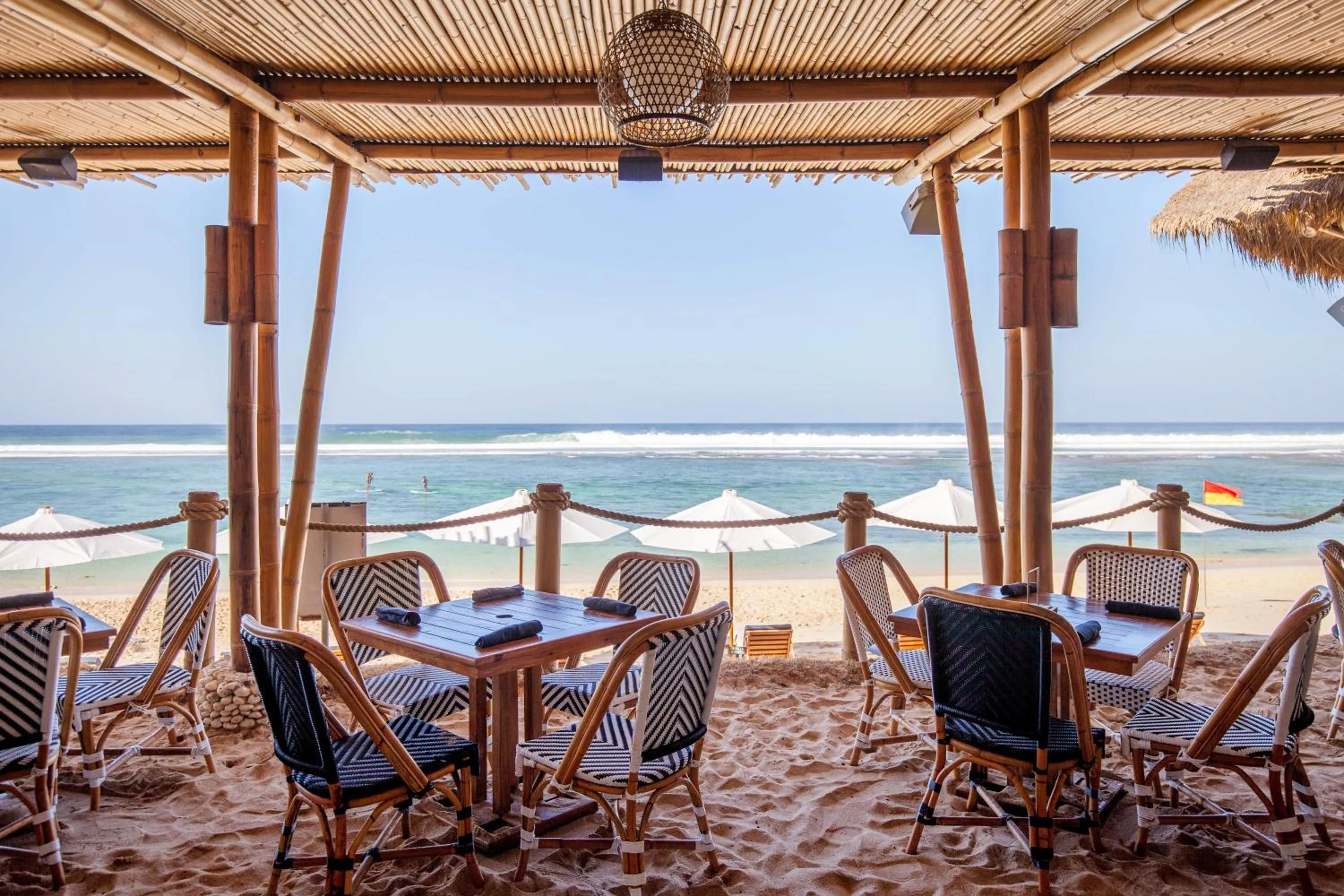 Restaurant/places to eat in The Ungasan Clifftop Resort