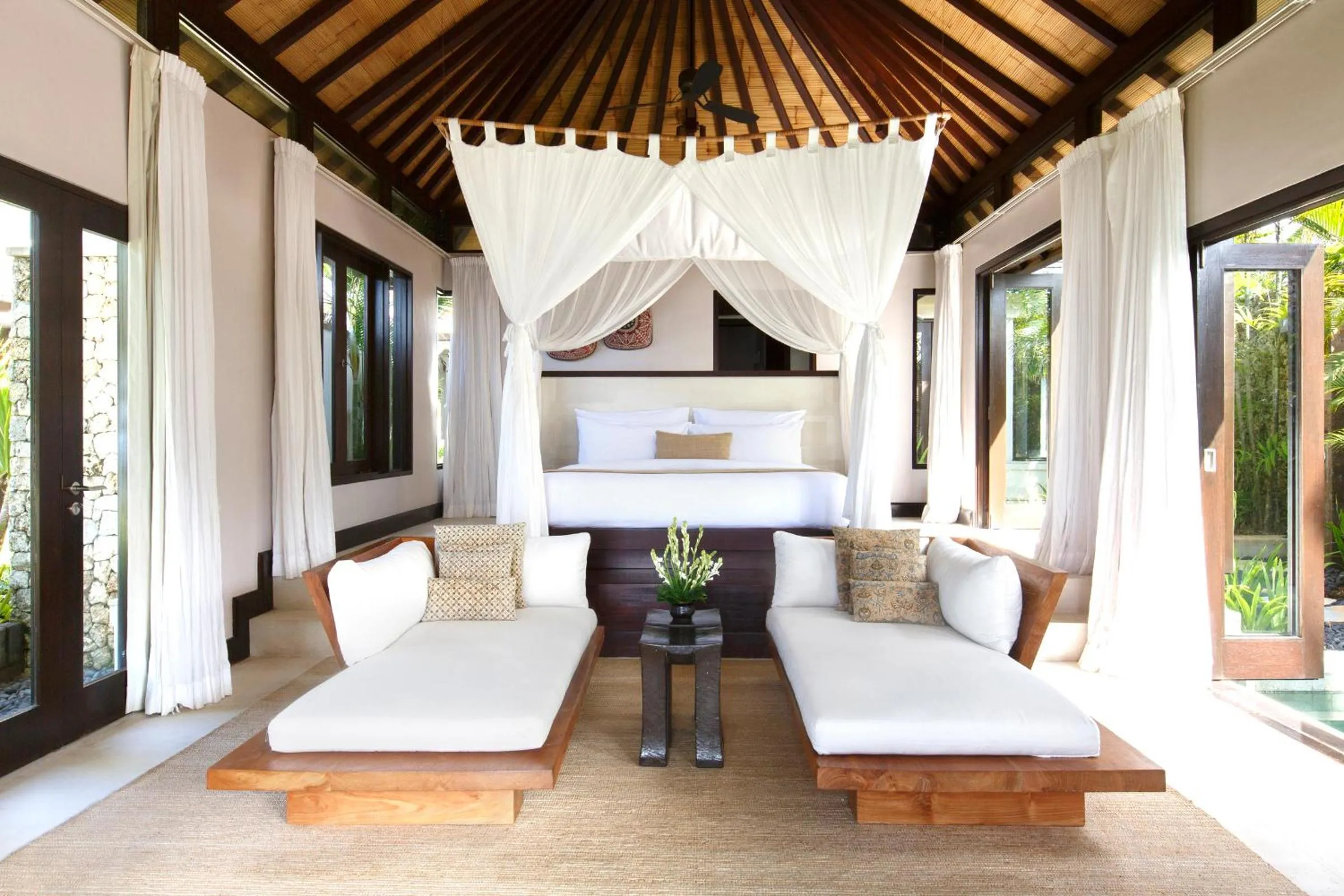 Bed in The Ungasan Clifftop Resort