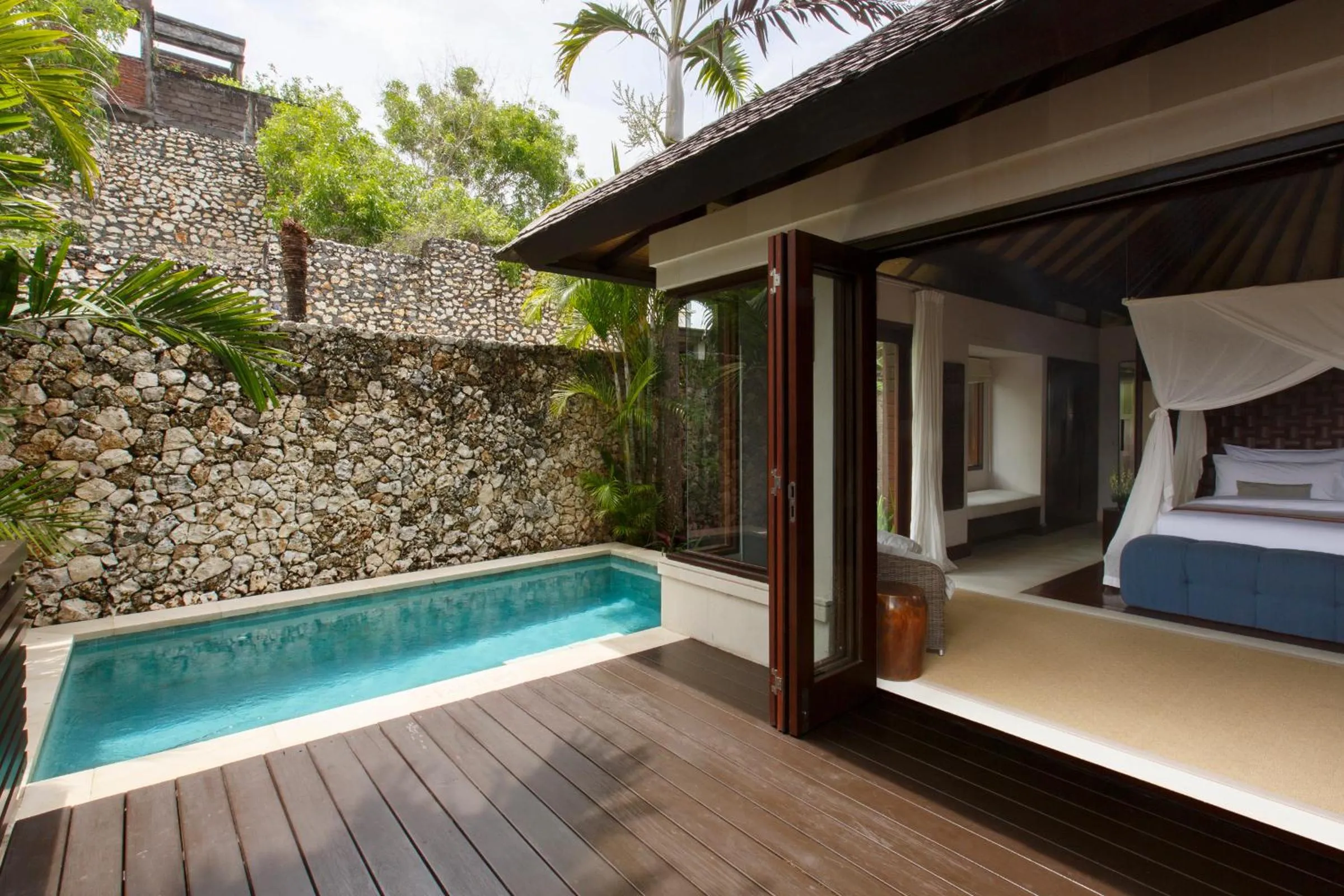 Pool view, Bed in The Ungasan Clifftop Resort