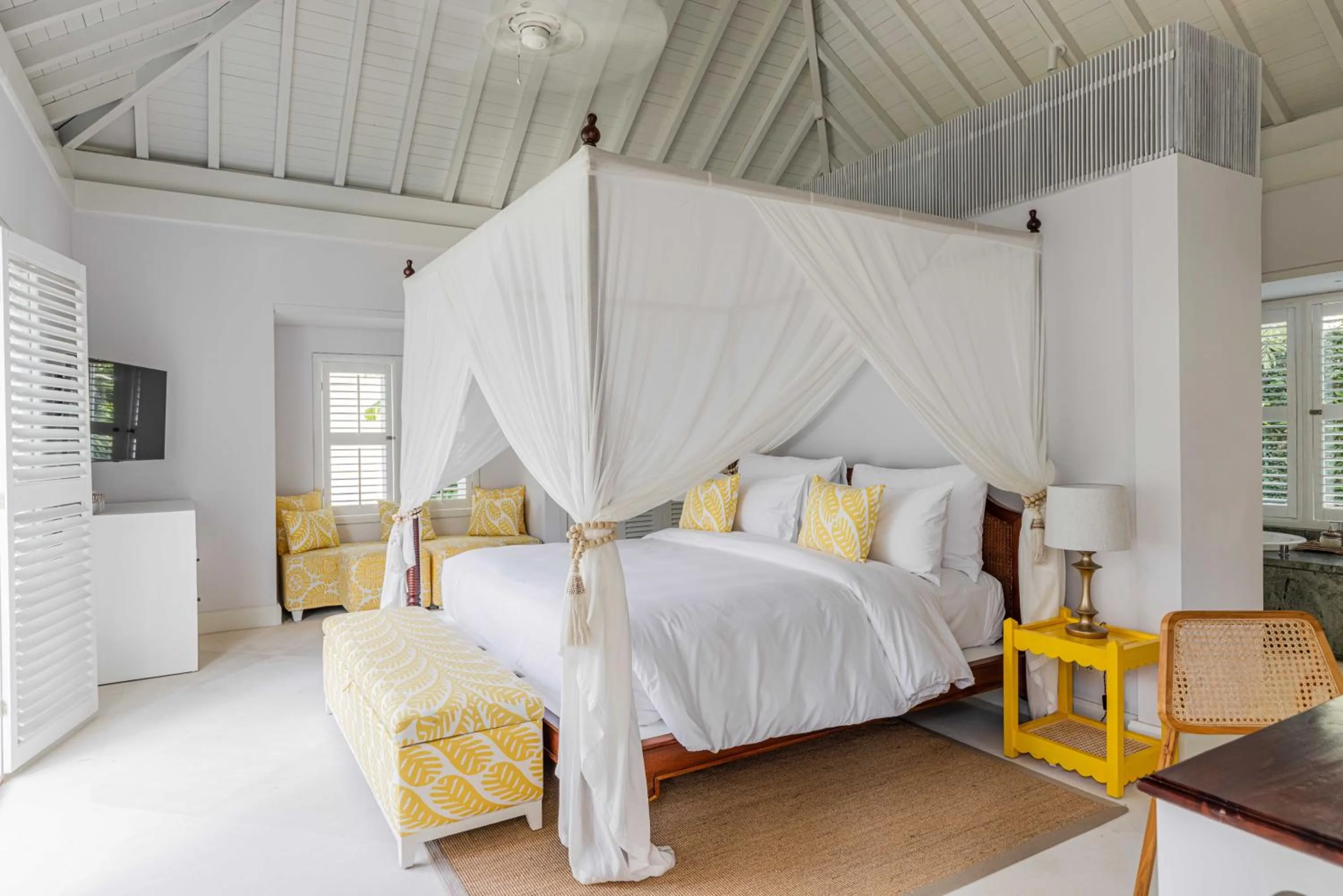 Bed in The Ungasan Clifftop Resort