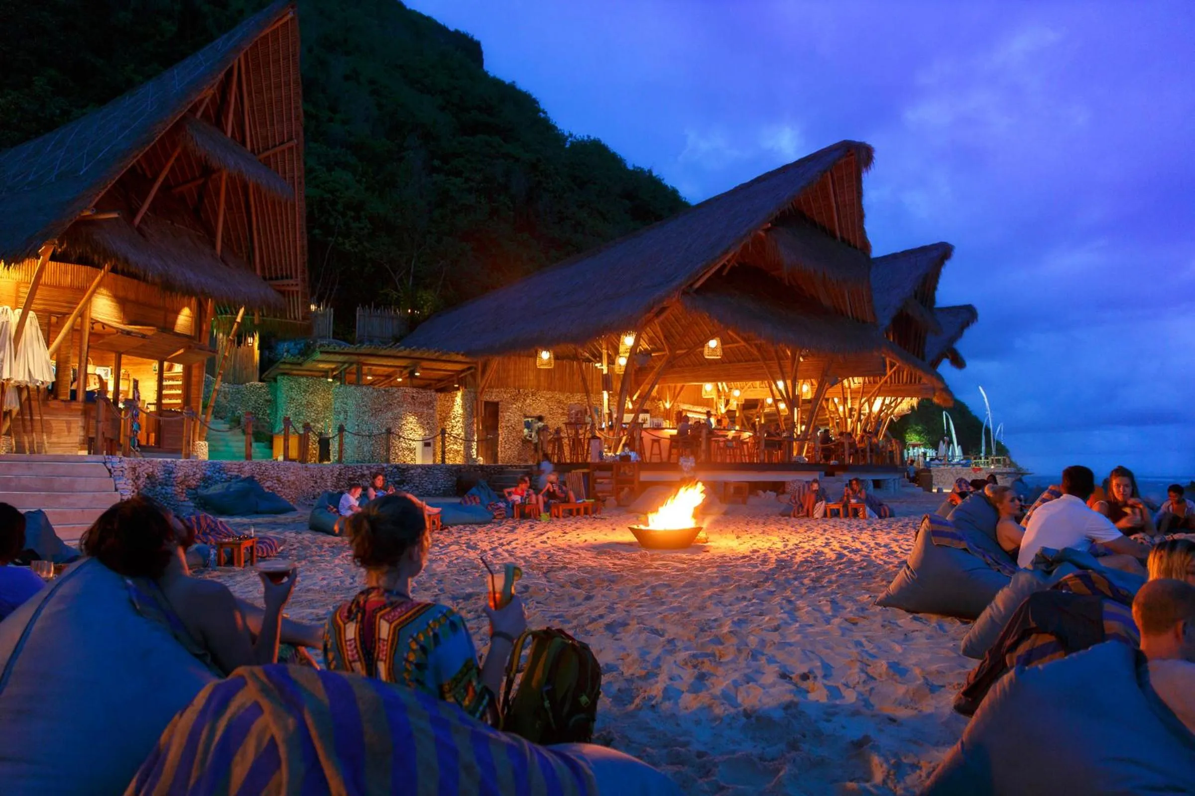 Restaurant/places to eat in The Ungasan Clifftop Resort