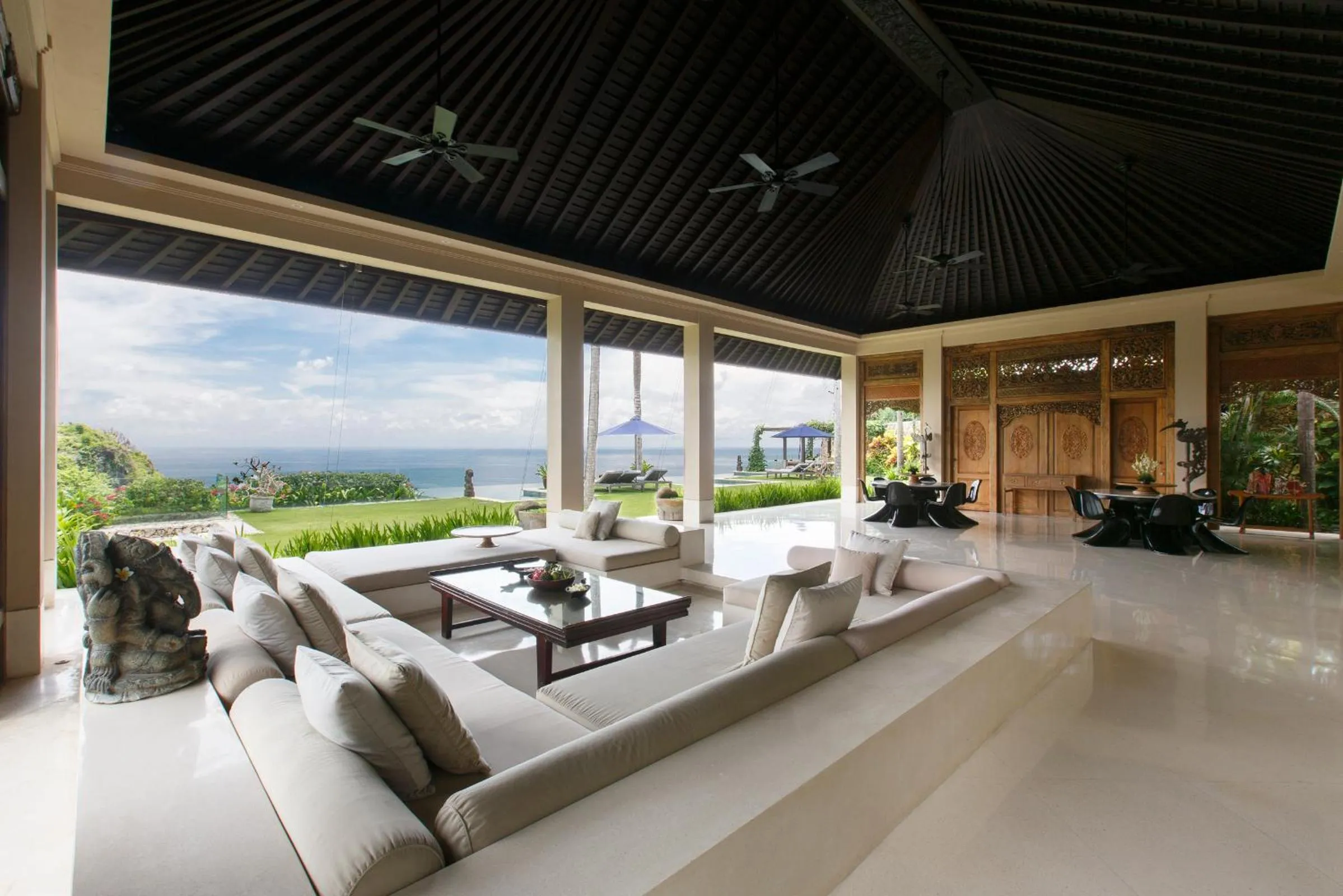 Living room in The Ungasan Clifftop Resort