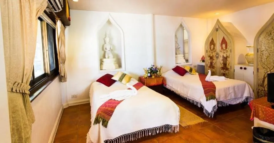 Bed in Ayutthaya Garden River Home