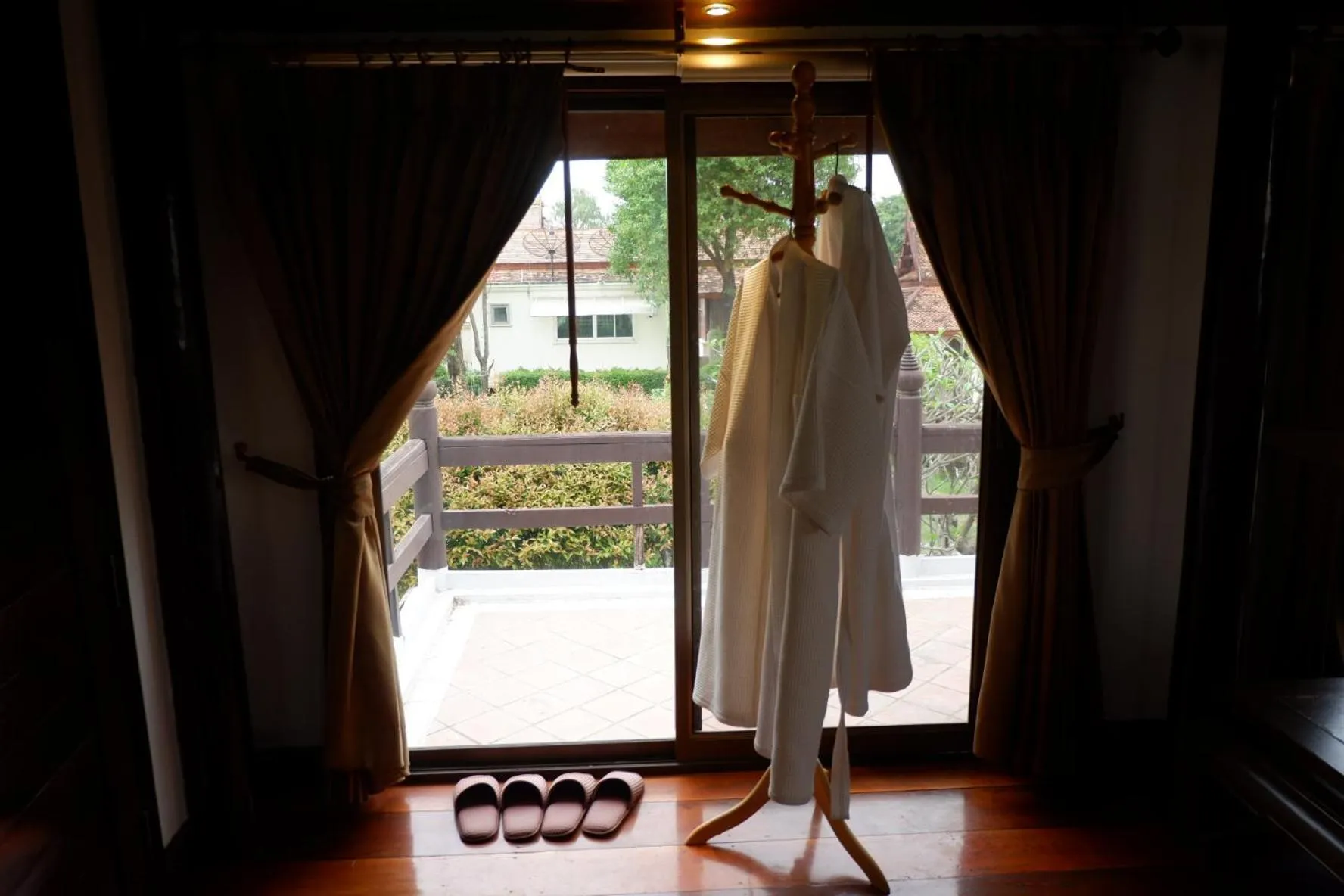 Photo of the whole room in Ayutthaya Garden River Home