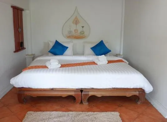Bed in Ayutthaya Garden River Home