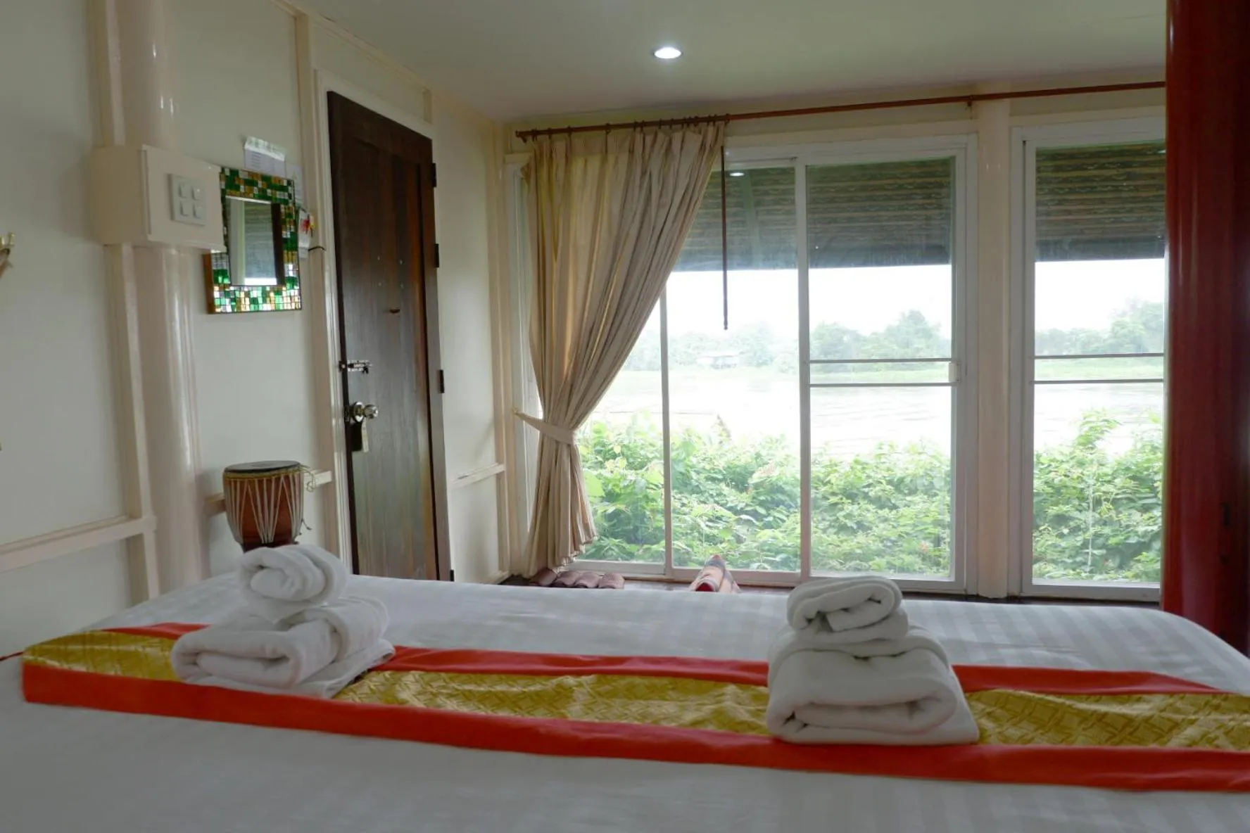Bed in Ayutthaya Garden River Home